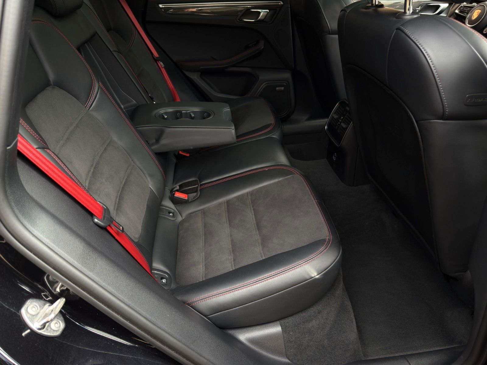 Fahrzeugabbildung Porsche Macan GTS *1. Hand* *BOSE* *AHK* *Panoramadach*