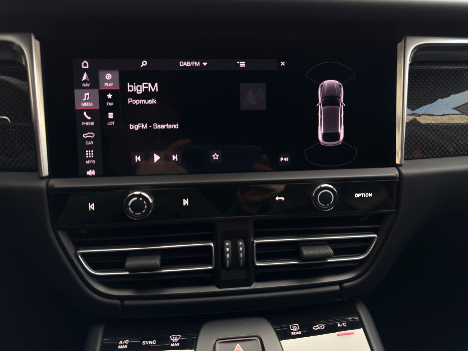 Fahrzeugabbildung Porsche Macan GTS *1. Hand* *BOSE* *AHK* *Panoramadach*