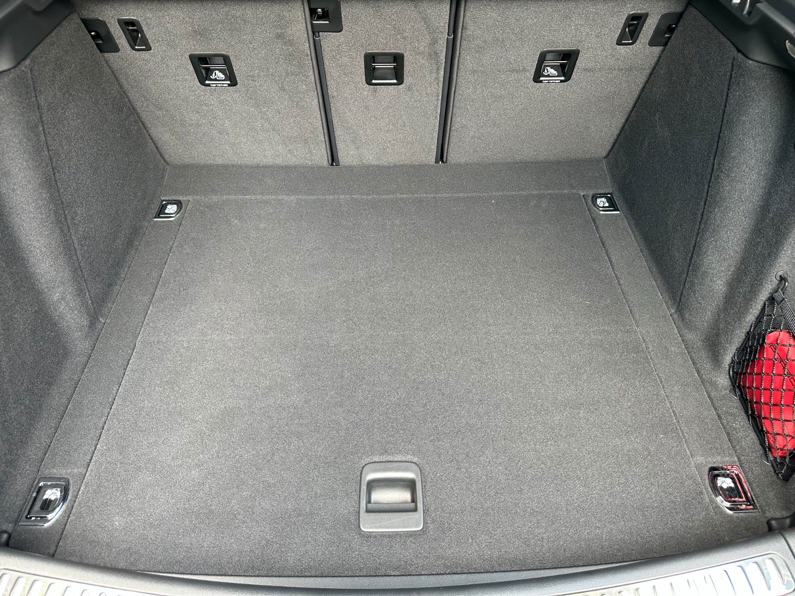 Fahrzeugabbildung Porsche Macan GTS *1. Hand* *BOSE* *AHK* *Panoramadach*