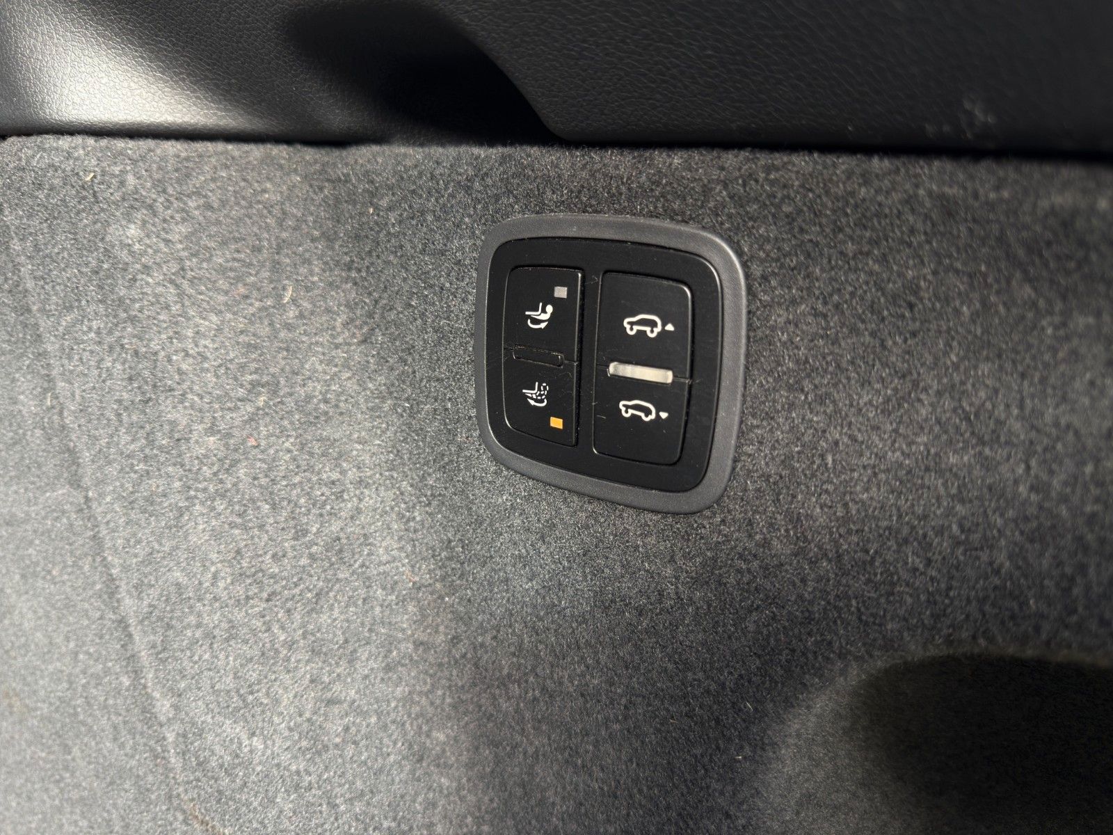 Fahrzeugabbildung Porsche Macan GTS *1. Hand* *BOSE* *AHK* *Panoramadach*