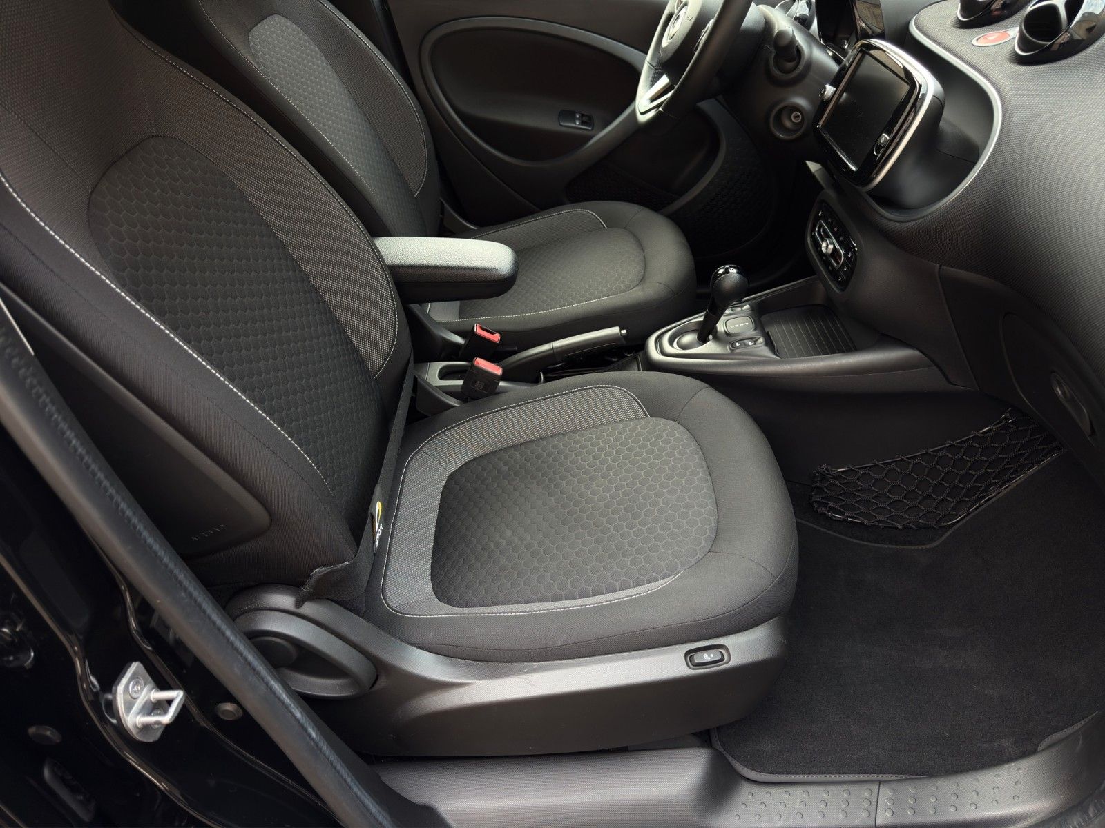 Fahrzeugabbildung Smart ForFour EQ Passion *Faltdach*Rückfahrkamera*