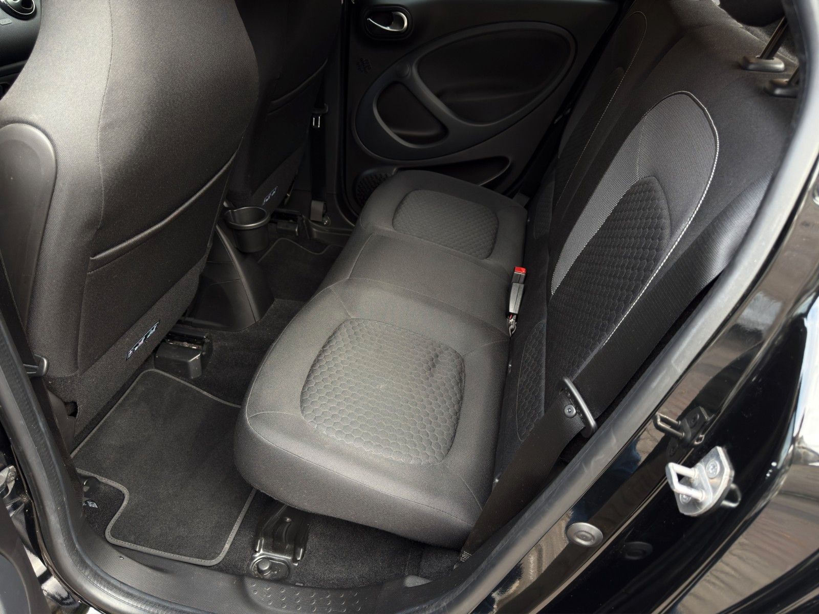 Fahrzeugabbildung Smart ForFour EQ Passion *Faltdach*Rückfahrkamera*