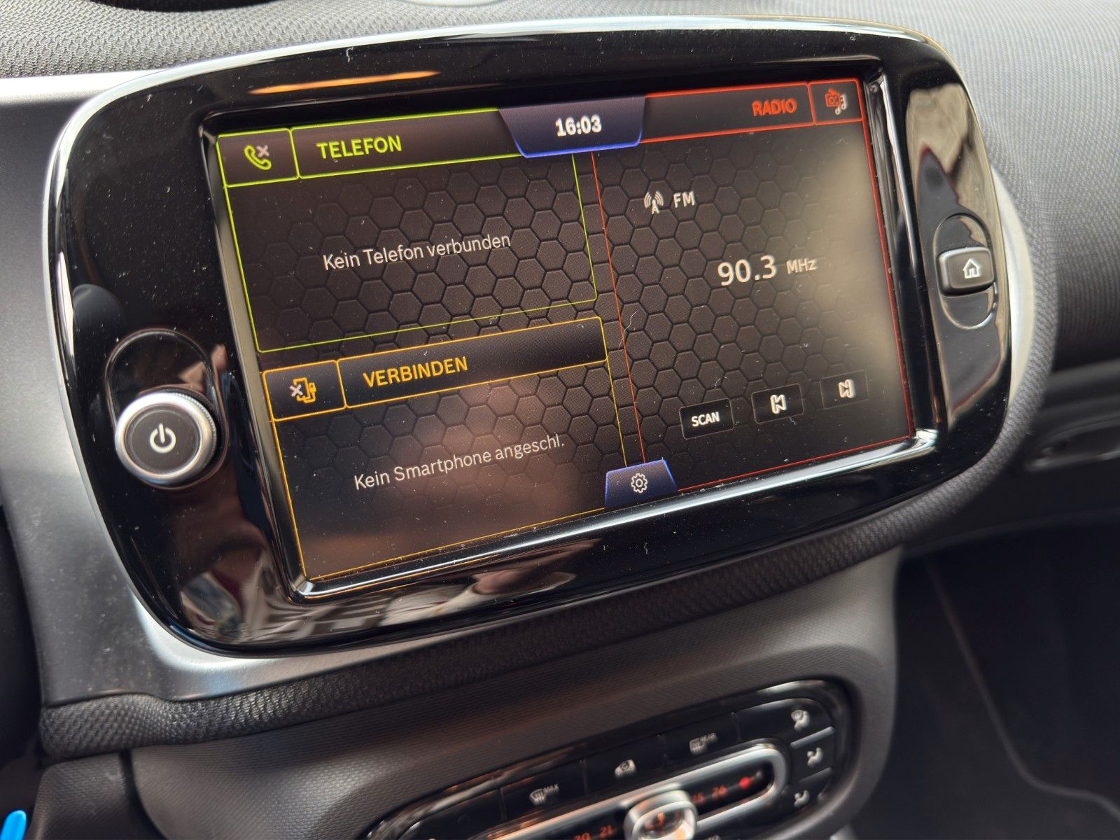 Fahrzeugabbildung Smart ForFour EQ Passion *Faltdach*Rückfahrkamera*
