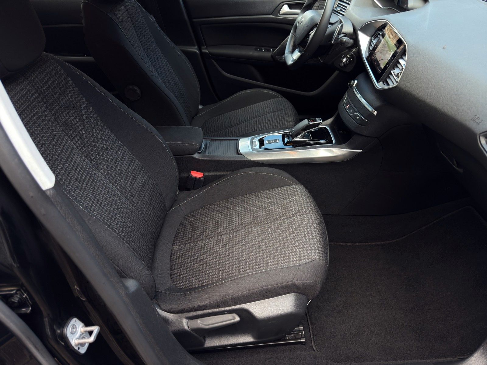 Fahrzeugabbildung Peugeot 308 SW BlueHDi Active *AHK*Apple CarPlay*