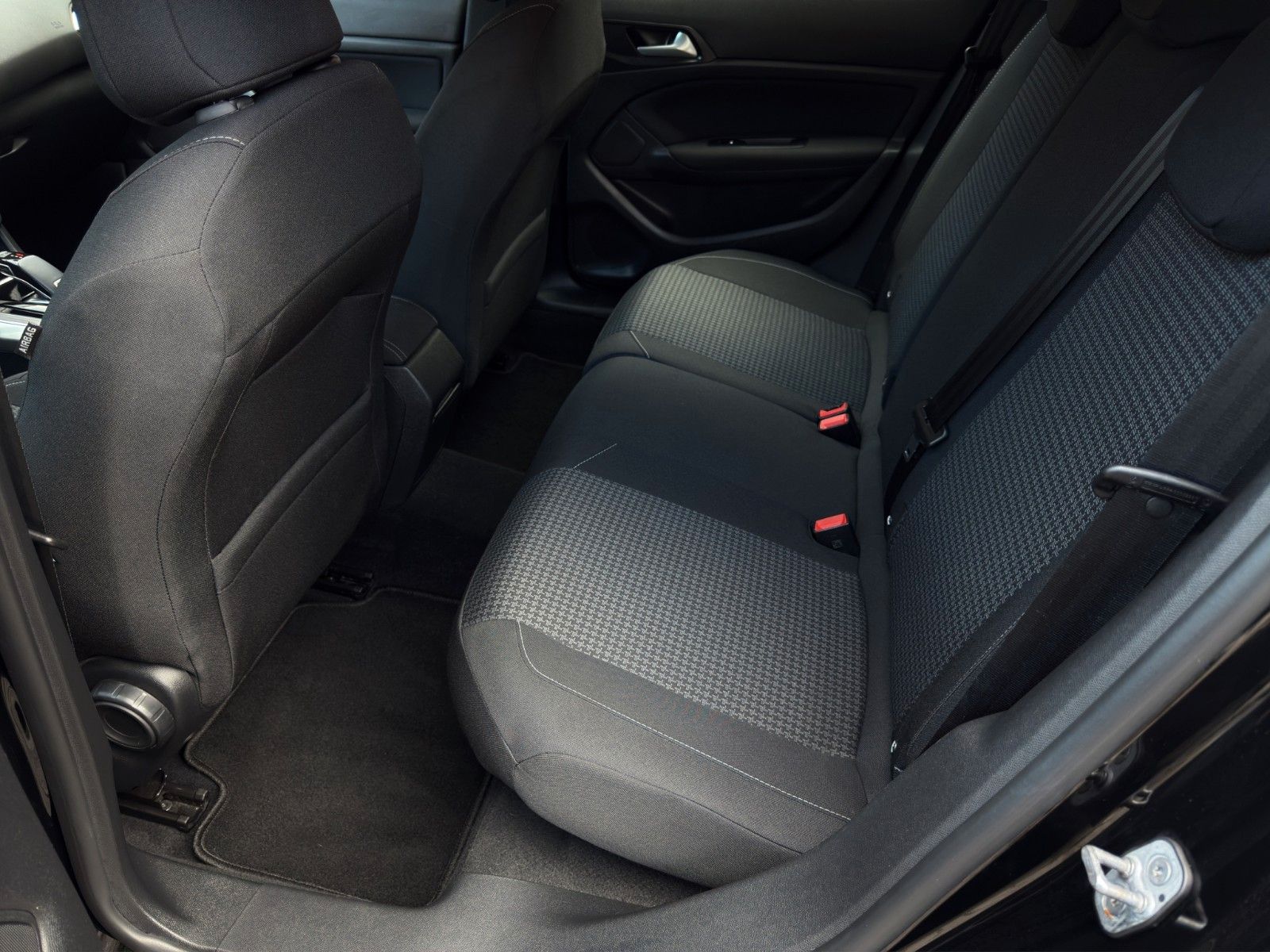 Fahrzeugabbildung Peugeot 308 SW BlueHDi Active *AHK*Apple CarPlay*