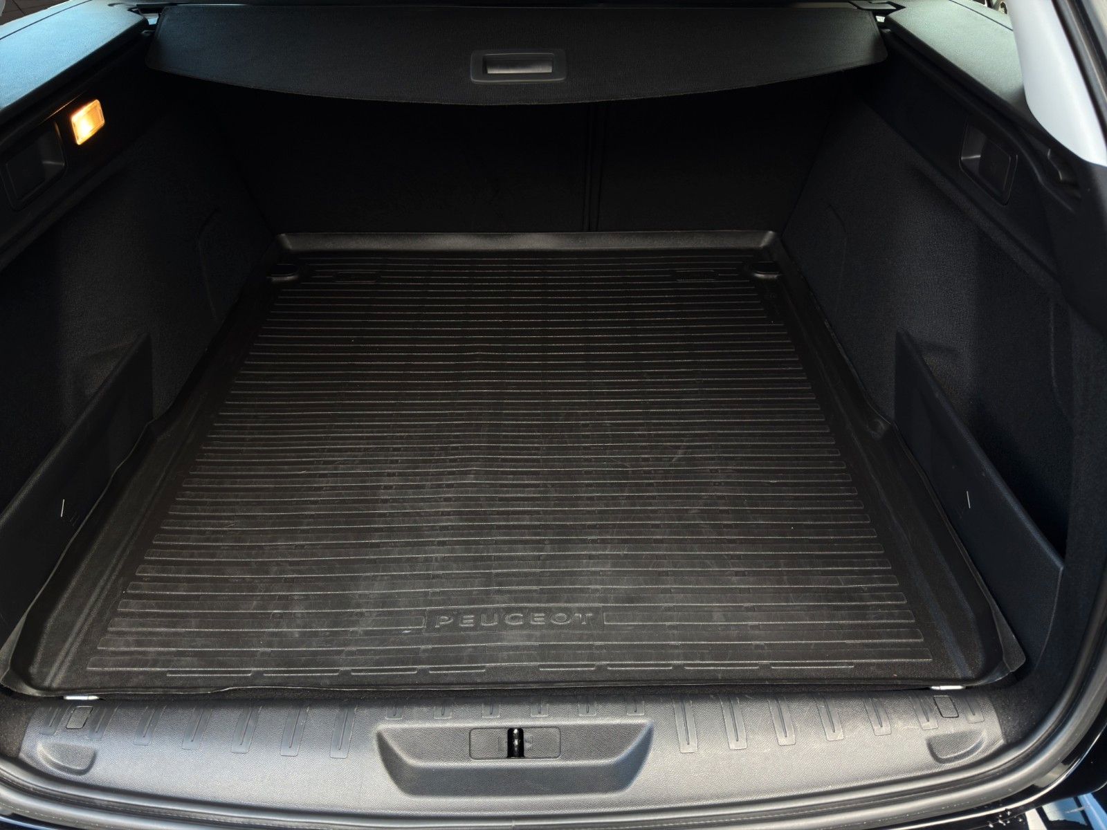 Fahrzeugabbildung Peugeot 308 SW BlueHDi Active *AHK*Apple CarPlay*