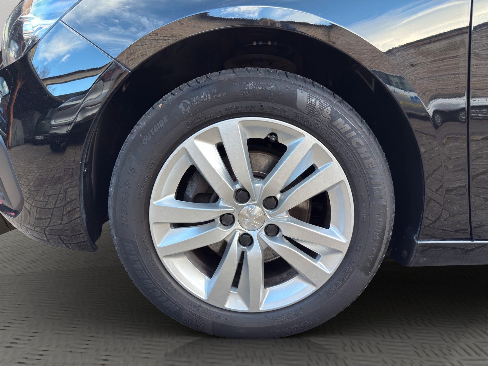 Fahrzeugabbildung Peugeot 308 SW BlueHDi Active *AHK*Apple CarPlay*