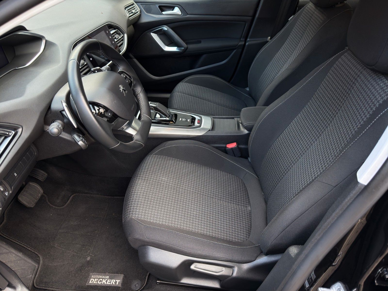 Fahrzeugabbildung Peugeot 308 SW BlueHDi Active *AHK*Apple CarPlay*