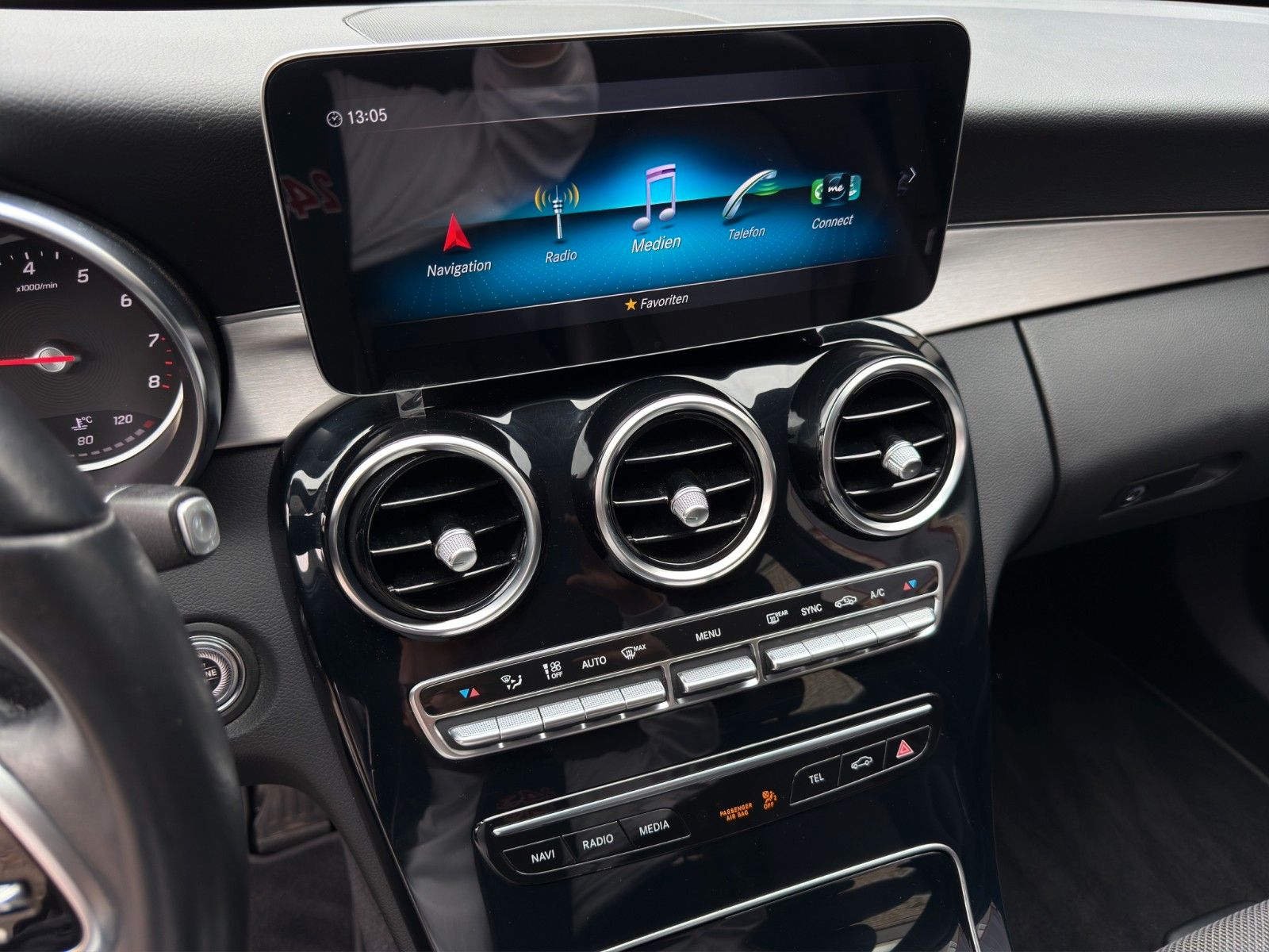 Fahrzeugabbildung Mercedes-Benz C180 T Avantgarde *Apple CarPlay*Rückfahrkamera*