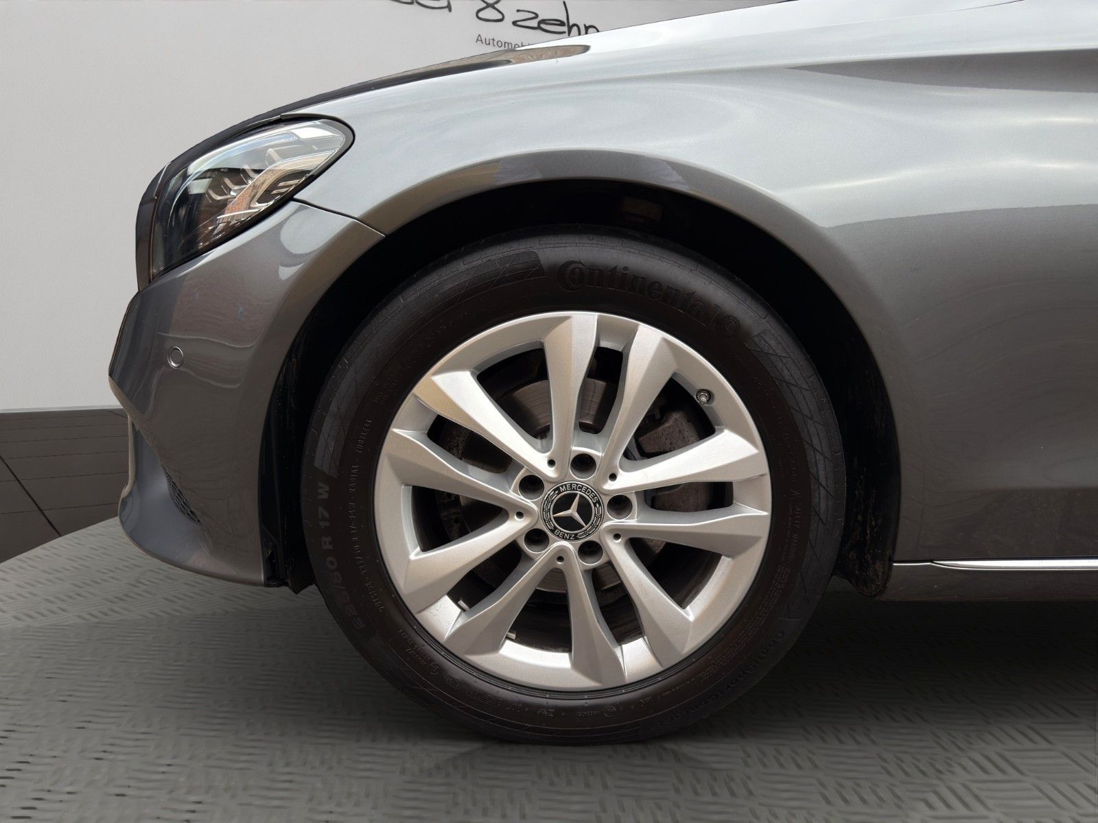 Fahrzeugabbildung Mercedes-Benz C180 T Avantgarde *Apple CarPlay*Rückfahrkamera*