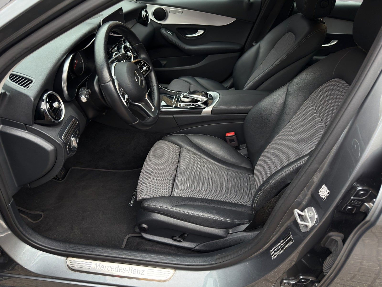 Fahrzeugabbildung Mercedes-Benz C180 T Avantgarde *Apple CarPlay*Rückfahrkamera*