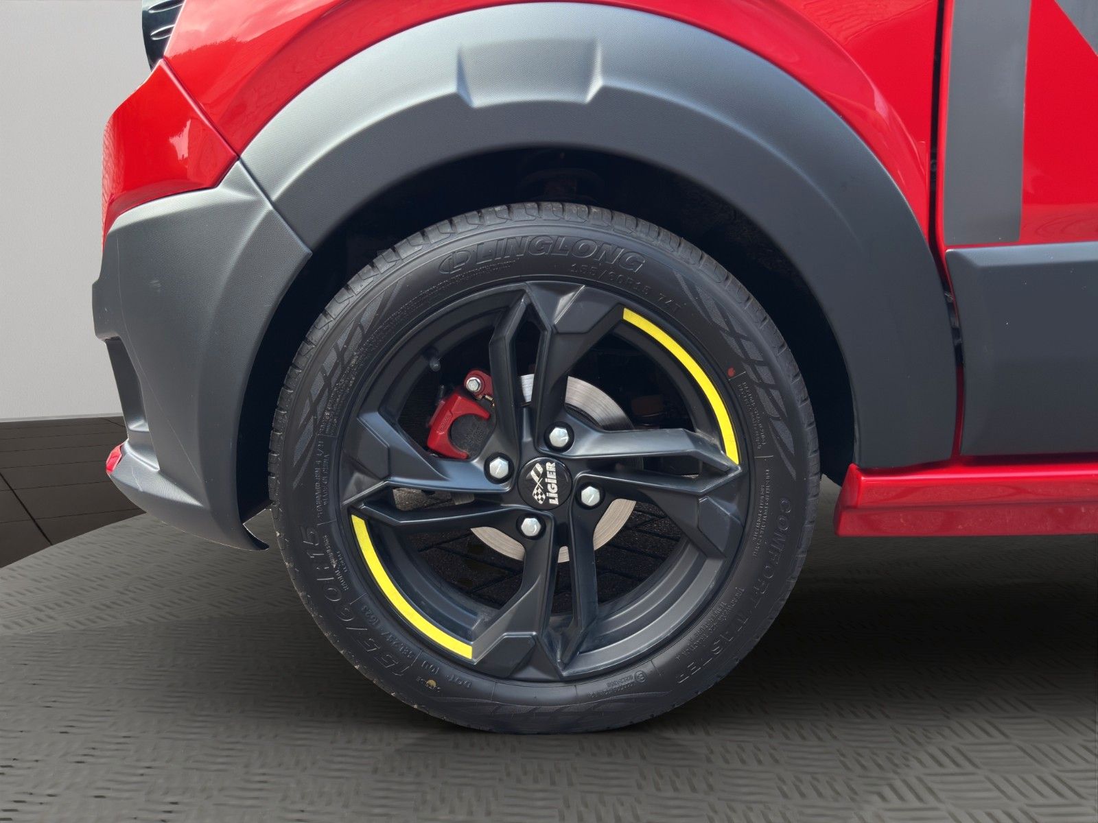 Fahrzeugabbildung Ligier MyLi D R.EBEL E5 *Servo* *CarPlay*