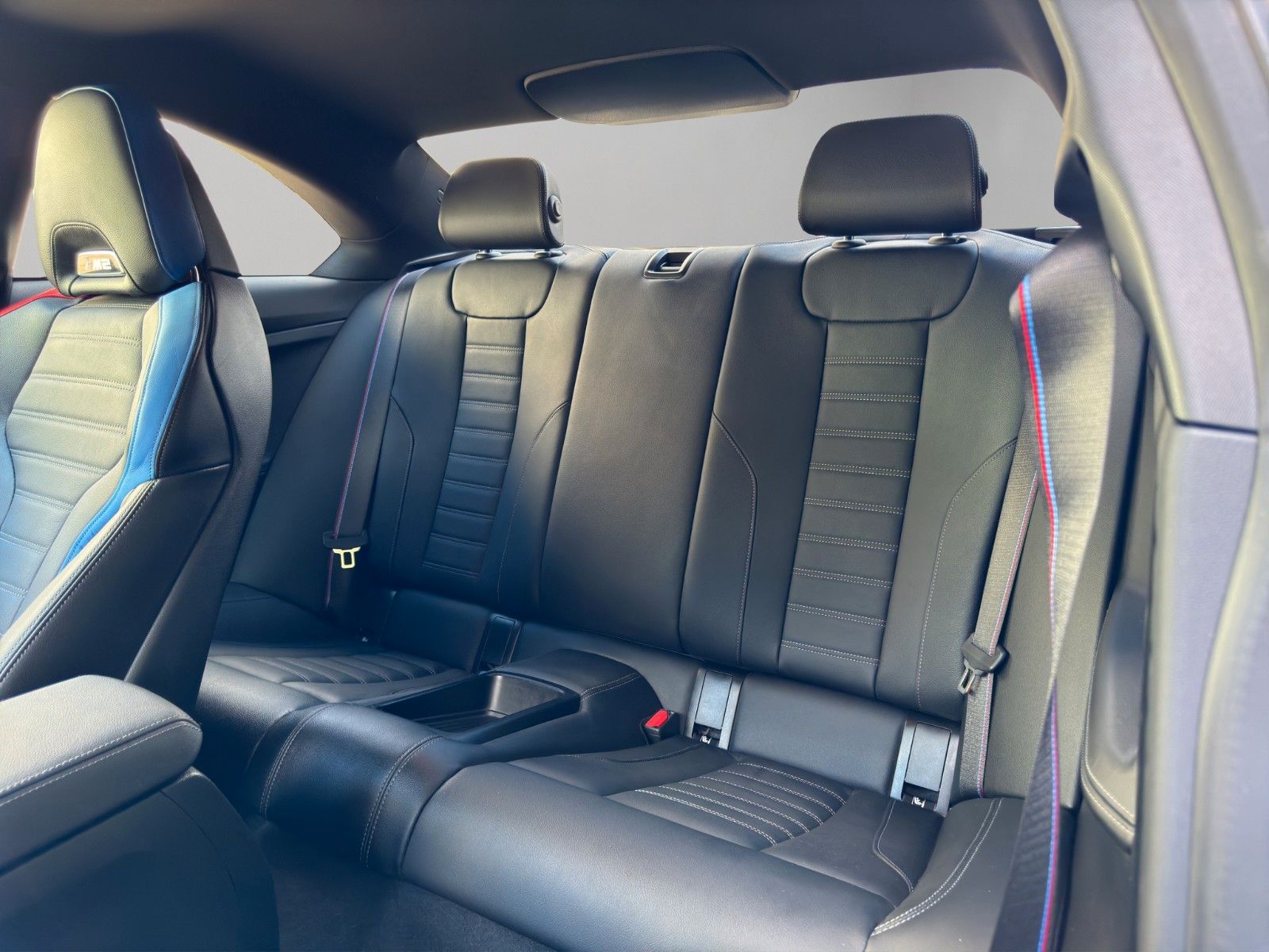 Fahrzeugabbildung BMW M2 *Carbondach*M-Sportsitze*Harman Kardon*