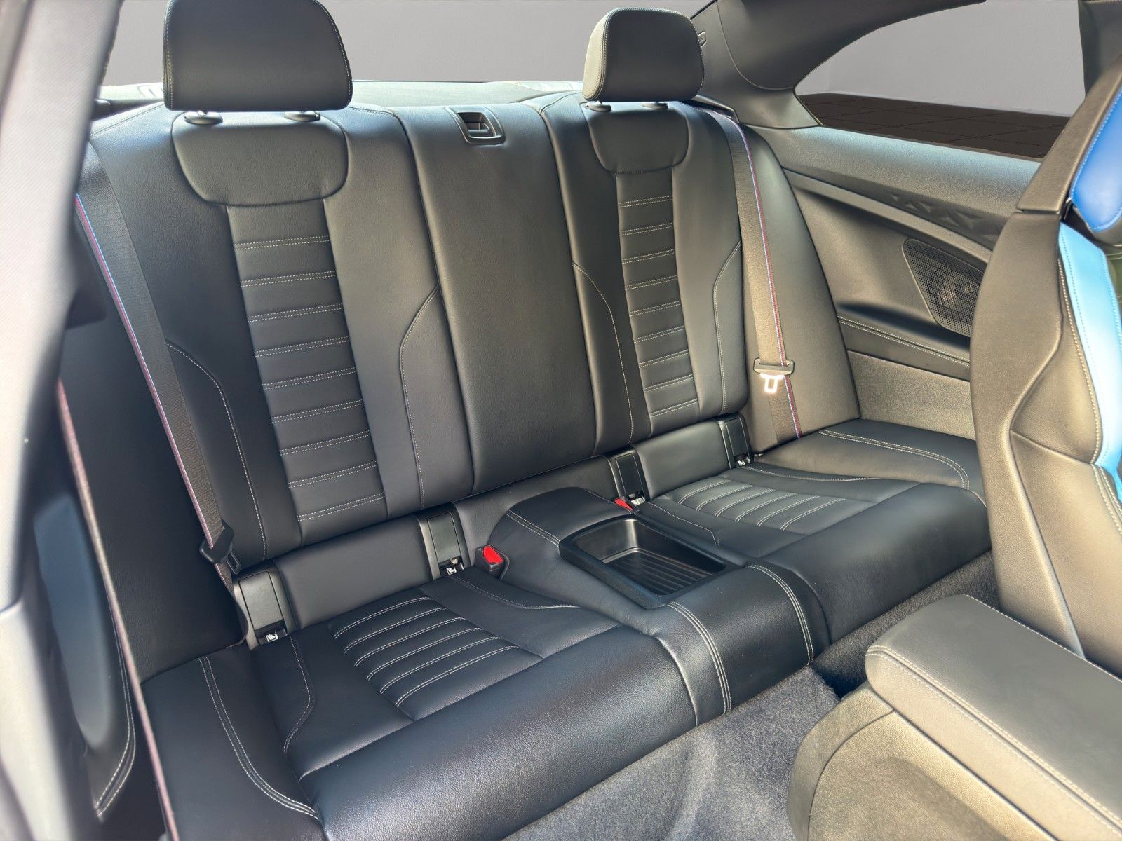 Fahrzeugabbildung BMW M2 *Carbondach*M-Sportsitze*Harman Kardon*