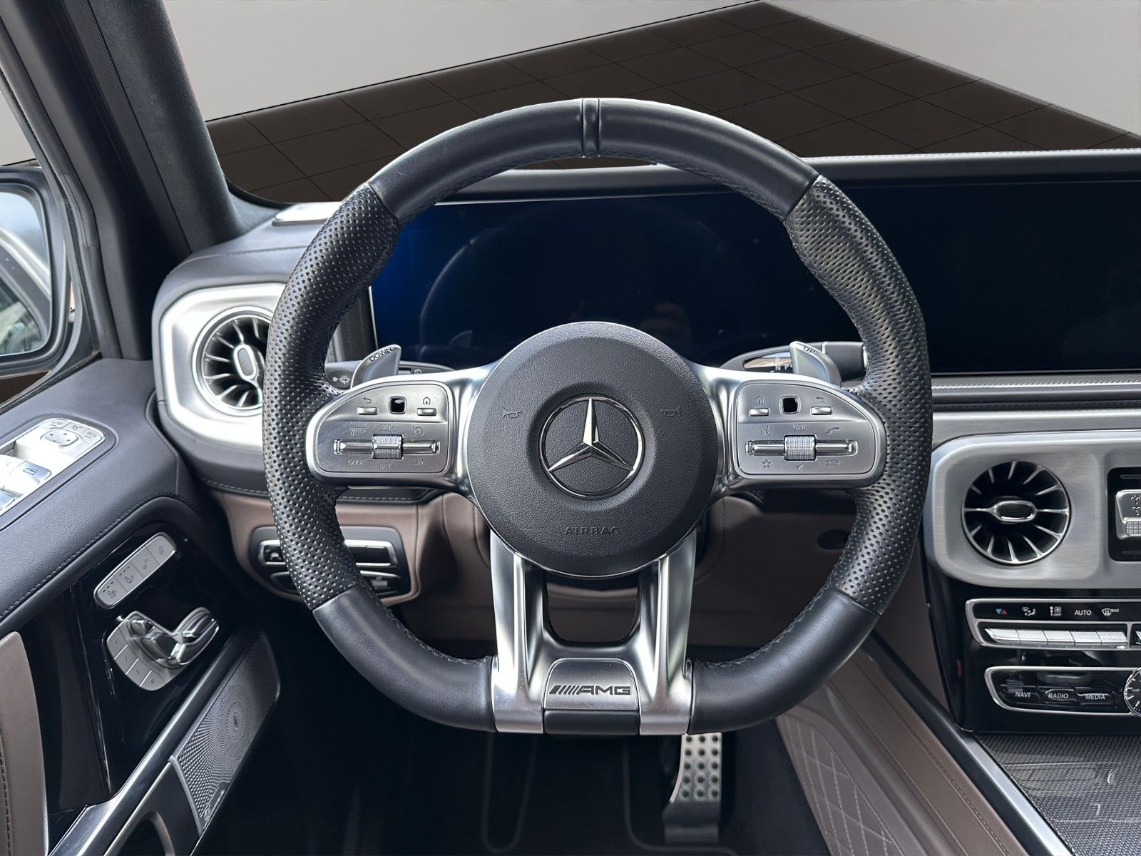 Fahrzeugabbildung Mercedes-Benz G63 AMG *Burmester*Junge Sterne 11/2026*