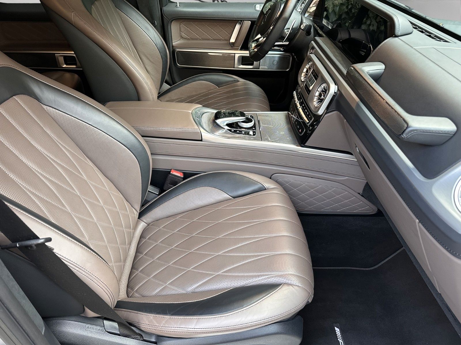 Fahrzeugabbildung Mercedes-Benz G63 AMG *Burmester*Junge Sterne 11/2026*