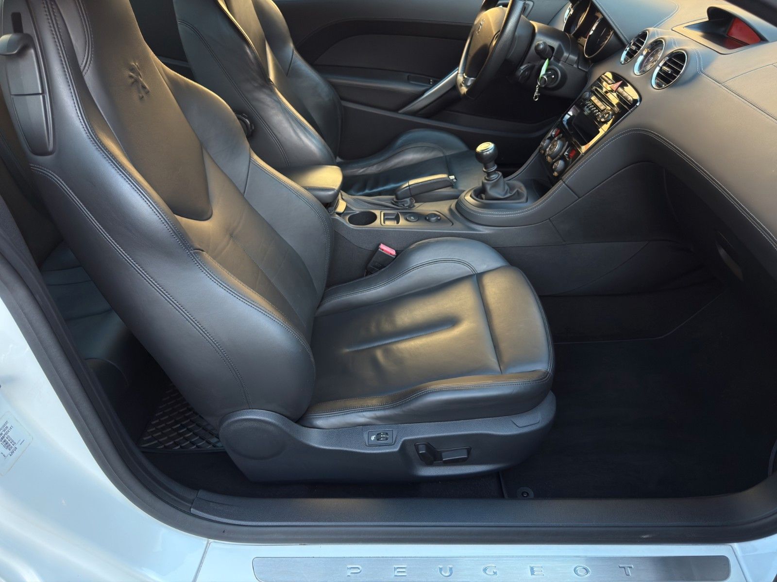 Fahrzeugabbildung Peugeot RCZ 1.6 200 THP *2.Hand*Bluetooth*PDC*