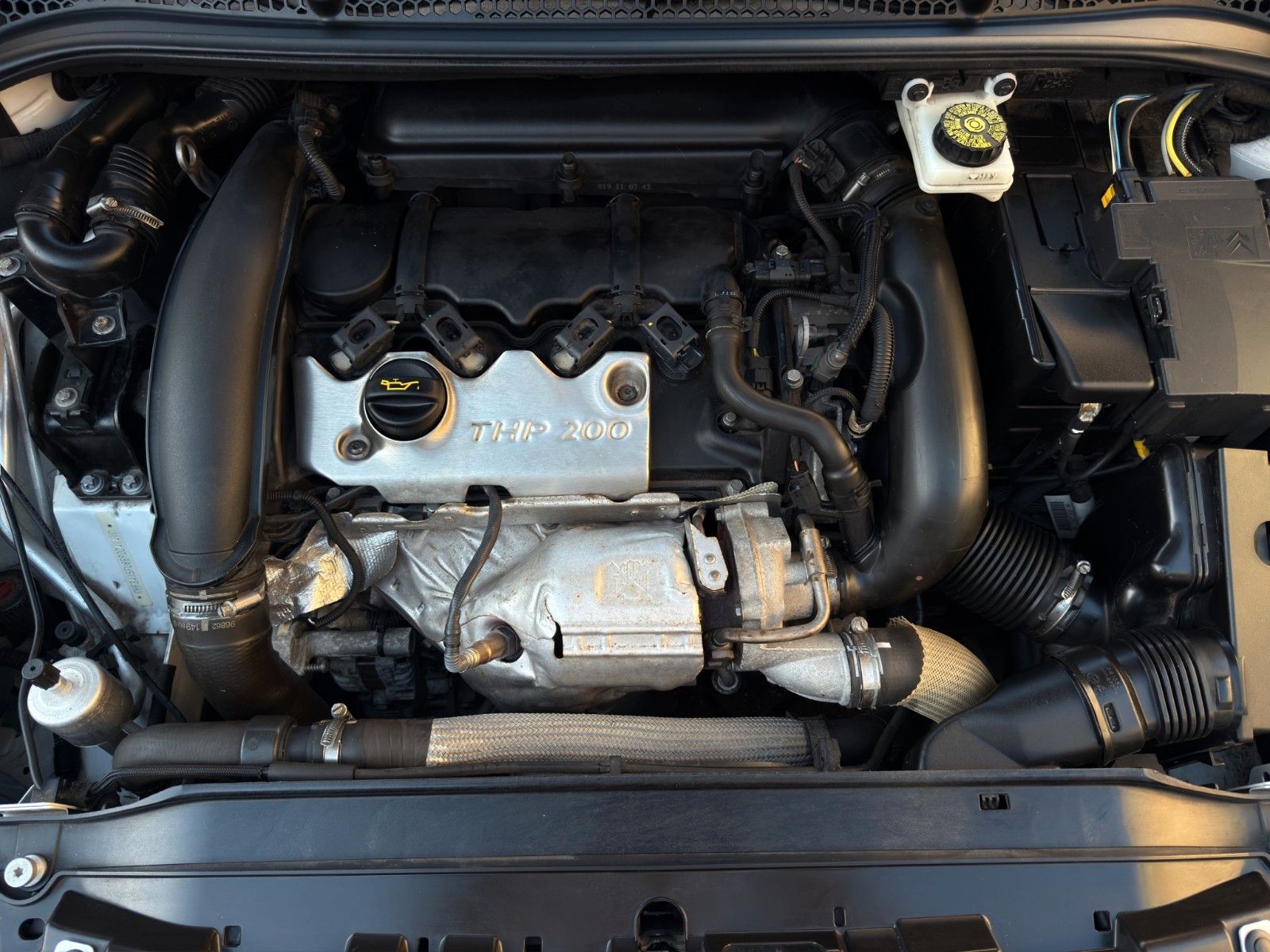 Fahrzeugabbildung Peugeot RCZ 1.6 200 THP *2.Hand*Bluetooth*PDC*