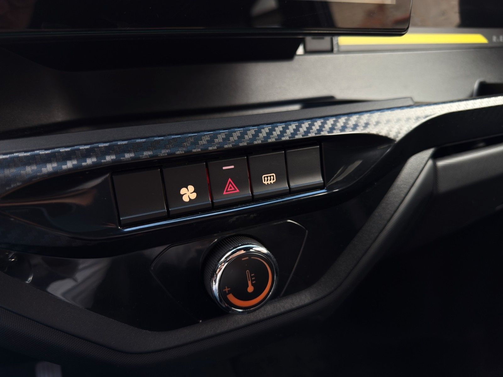 Fahrzeugabbildung Ligier MyLi D R.EBEL E5 *Servo* *CarPlay*