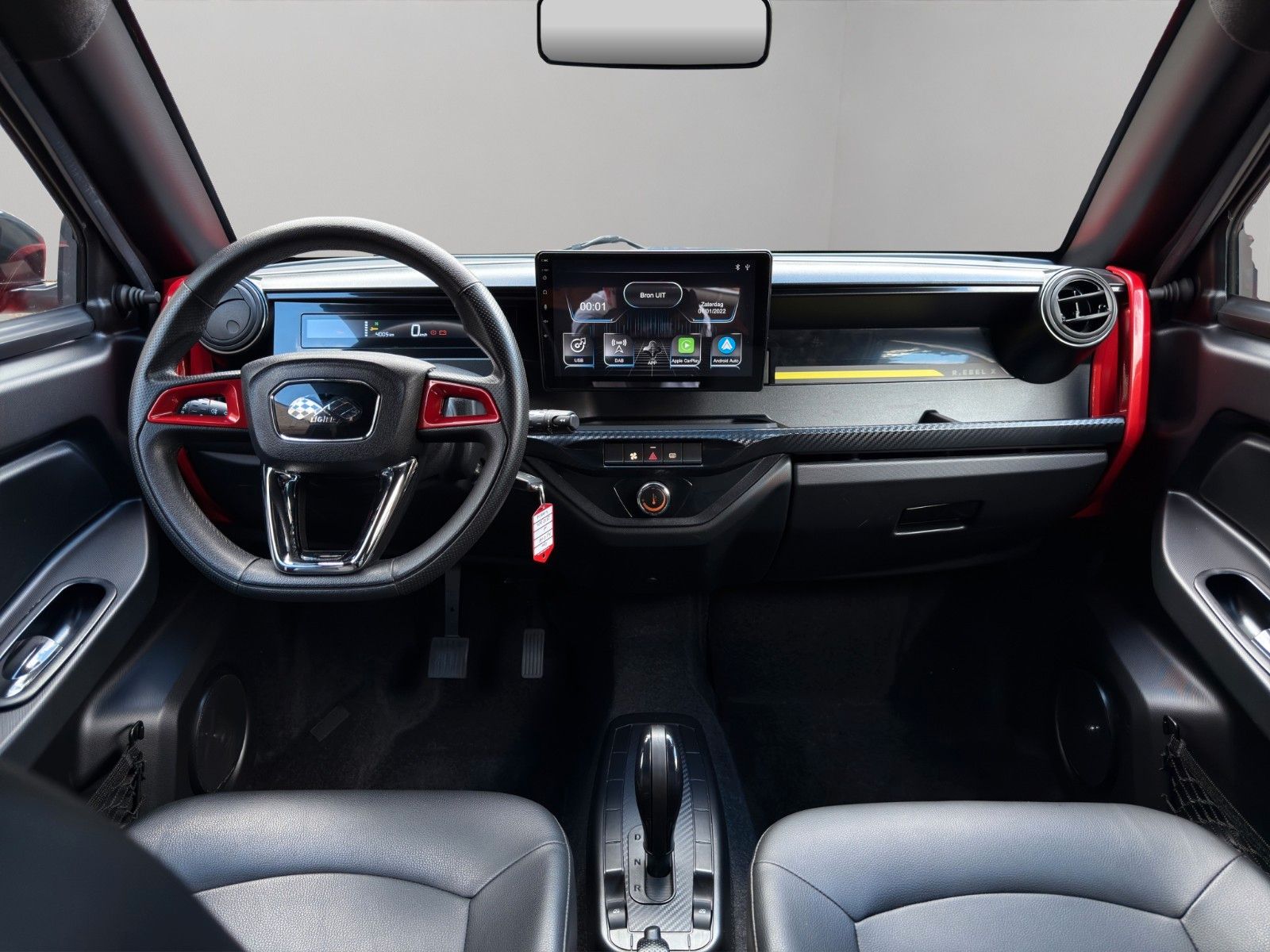 Fahrzeugabbildung Ligier MyLi D R.EBEL E5 *Servo* *CarPlay*