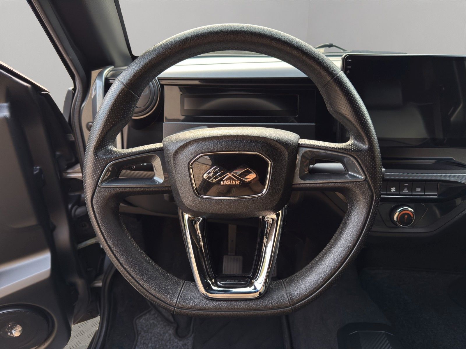 Fahrzeugabbildung Ligier MyLi D E.PIC E5 *Servo* *CarPlay*