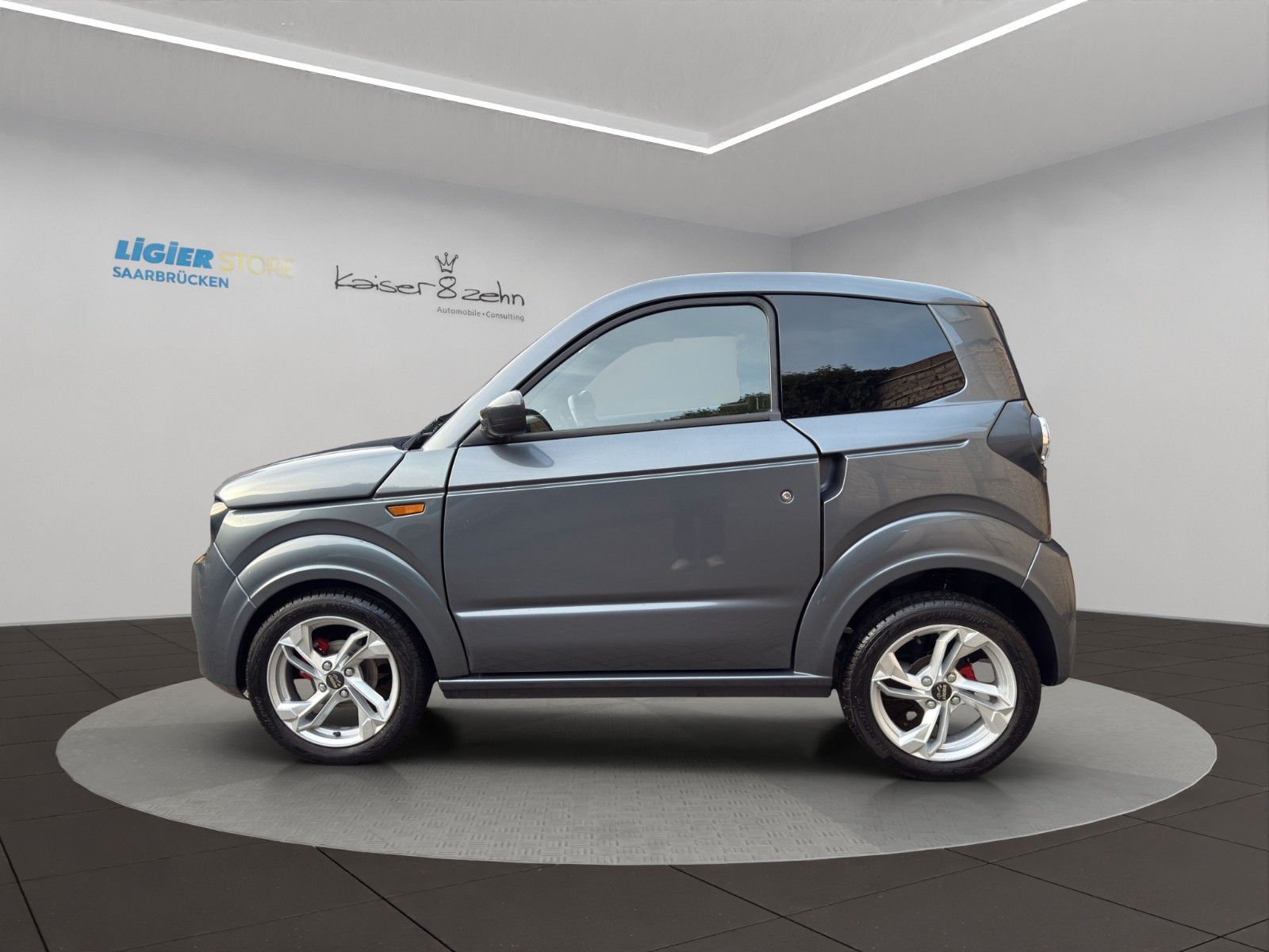 Fahrzeugabbildung Ligier MyLi D E.PIC E5 *Servo* *CarPlay*