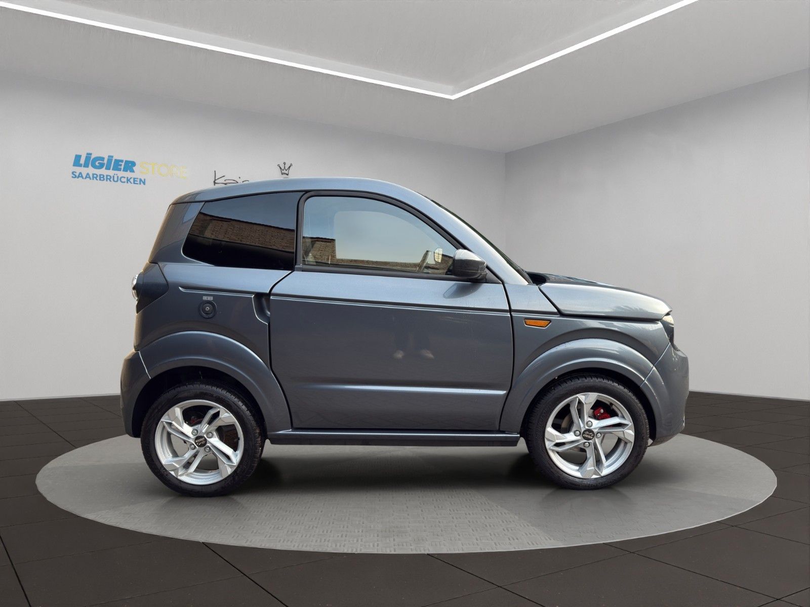 Fahrzeugabbildung Ligier MyLi D E.PIC E5 *Servo* *CarPlay*