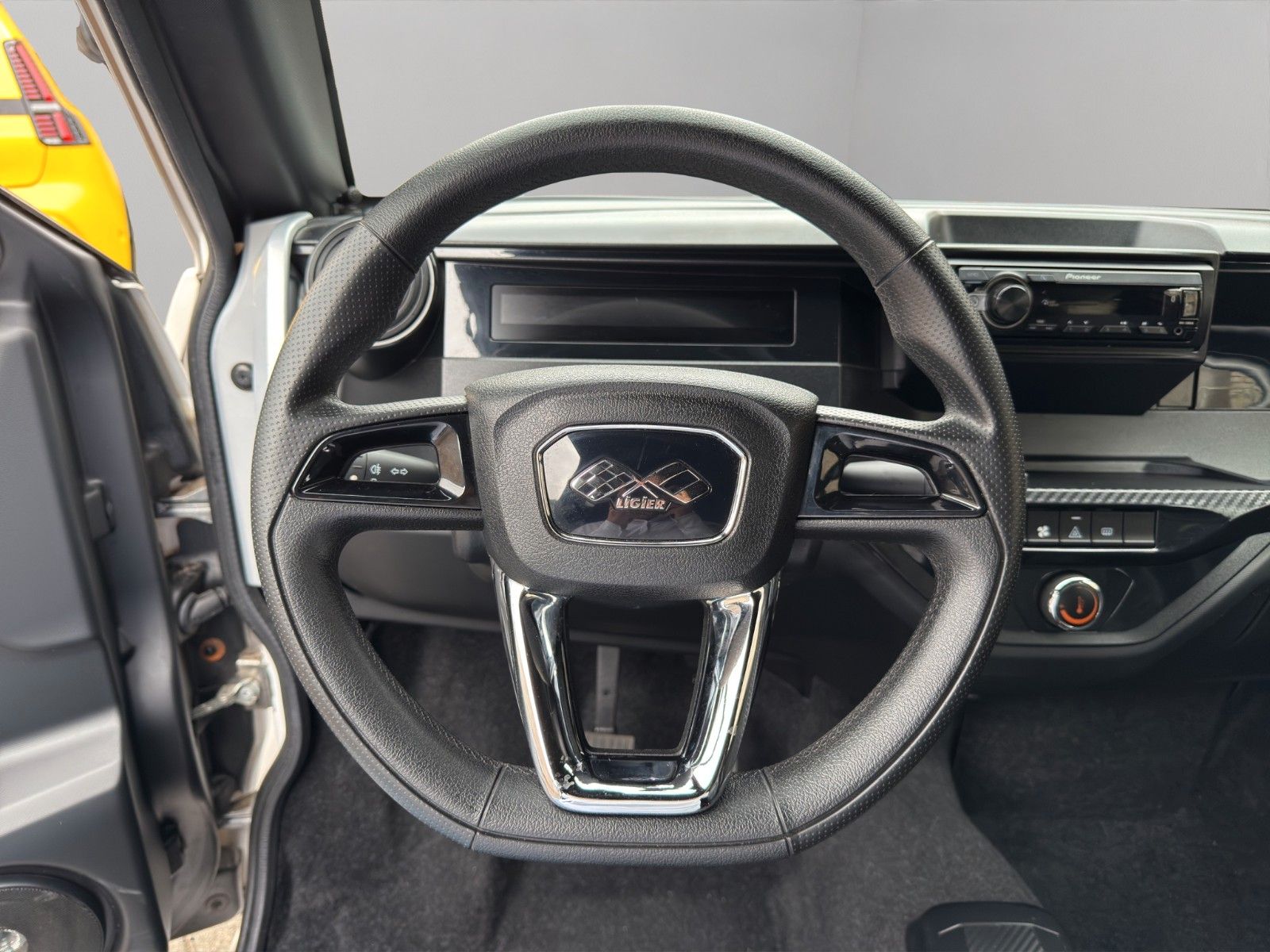 Fahrzeugabbildung Ligier MyLi D I.DEAL E5 *Bluetooth*