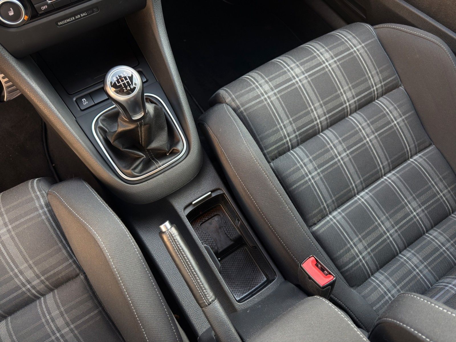 Fahrzeugabbildung Volkswagen Golf VI GTD 2.0 TDI *1. Hand*PDC*