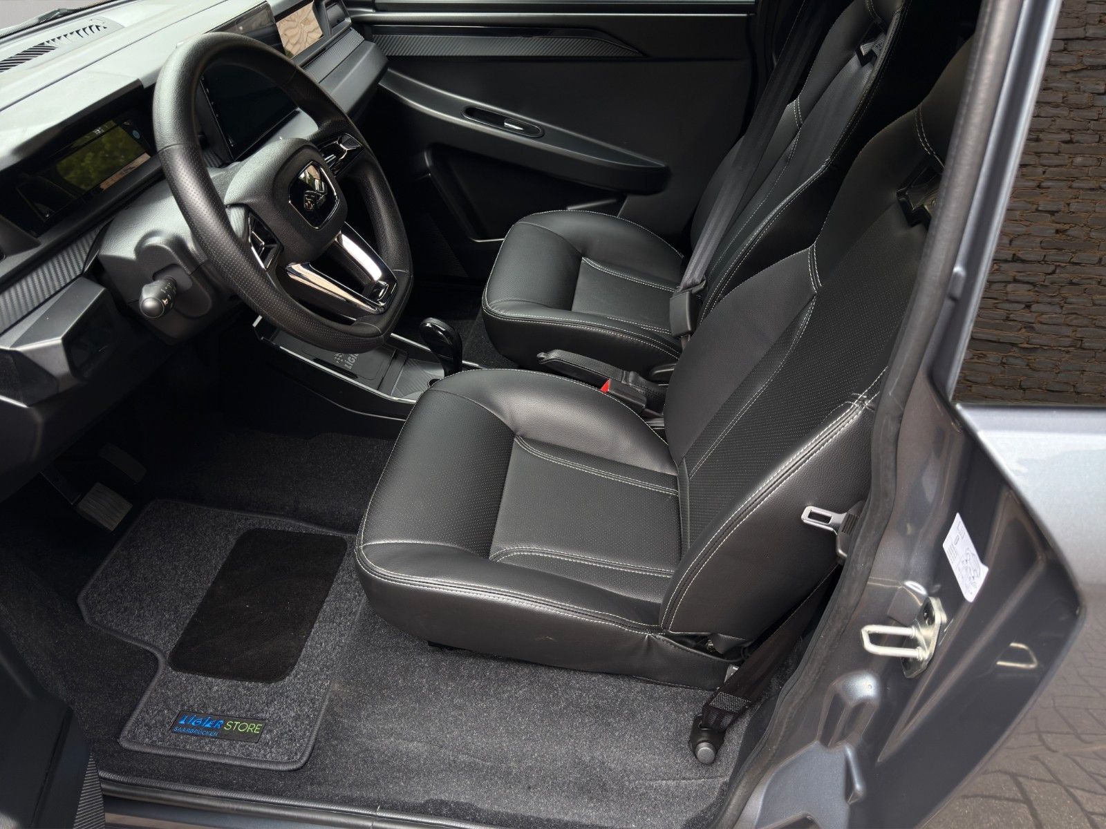 Fahrzeugabbildung Ligier JS 50 D Elite E5+ *CarPlay* Rückfahrkamera*