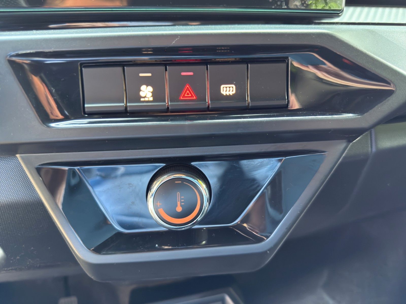 Fahrzeugabbildung Ligier JS 50 D Elite E5+ *CarPlay* *Rückfahrkmaera*