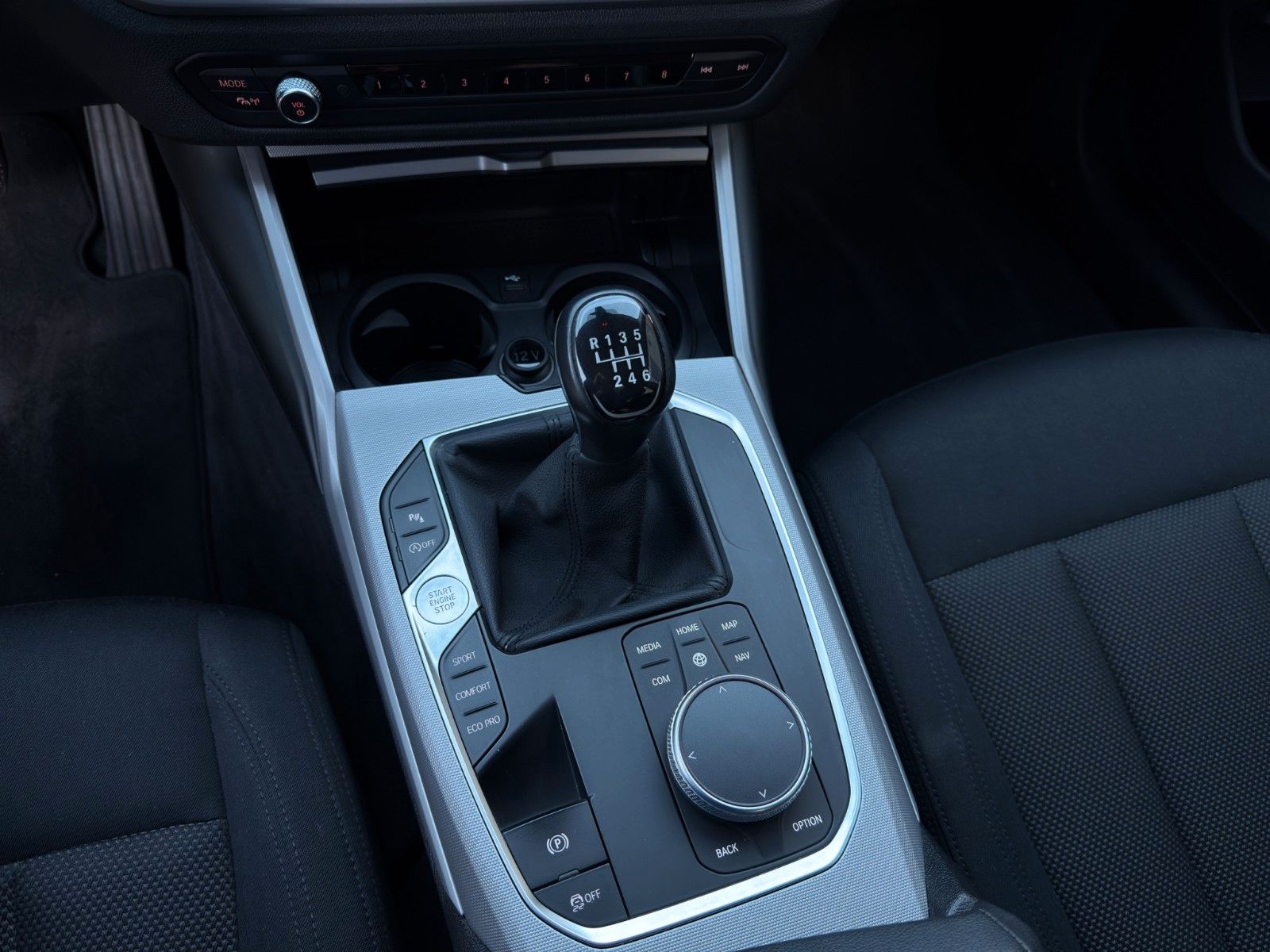 Fahrzeugabbildung BMW 318d *1. Hand*Business-Paket*PDC*