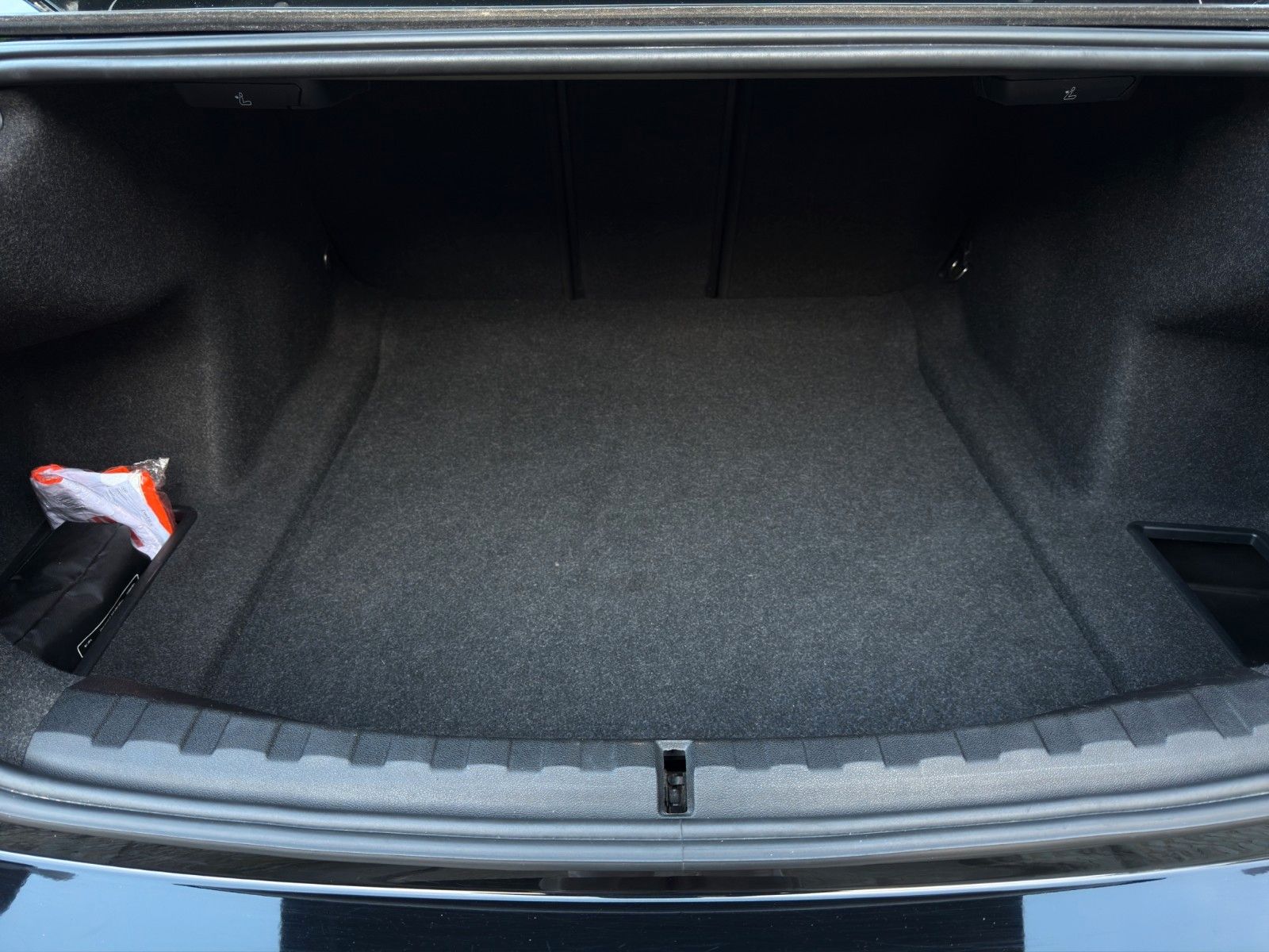 Fahrzeugabbildung BMW 318d *1. Hand*Business-Paket*PDC*