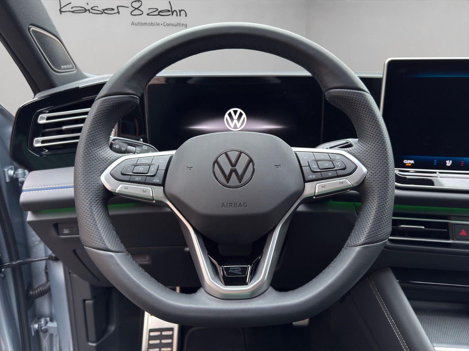 Fahrzeugabbildung Volkswagen Tiguan 2.0 TSI OPF 4MOTION DSG R-Line