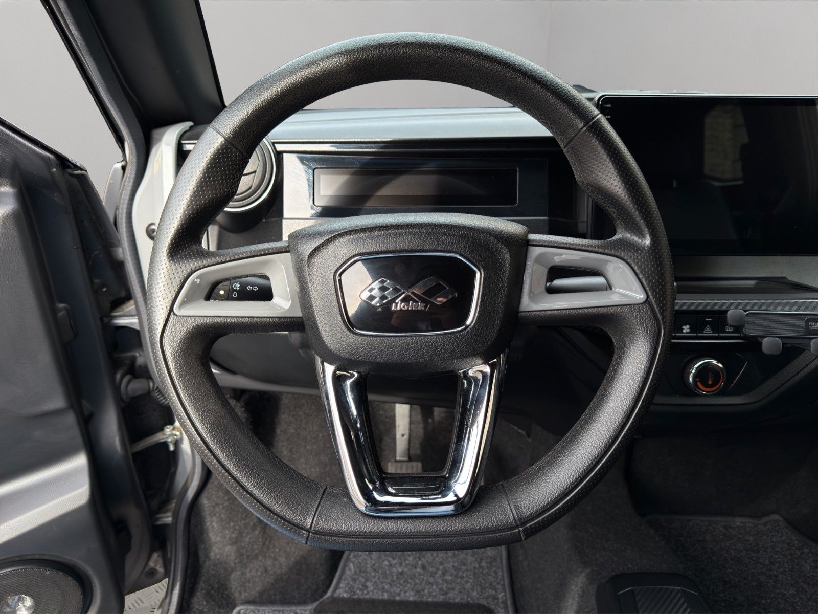 Fahrzeugabbildung Ligier MyLi D R.EBEL E5 *Servo* *CarPlay*