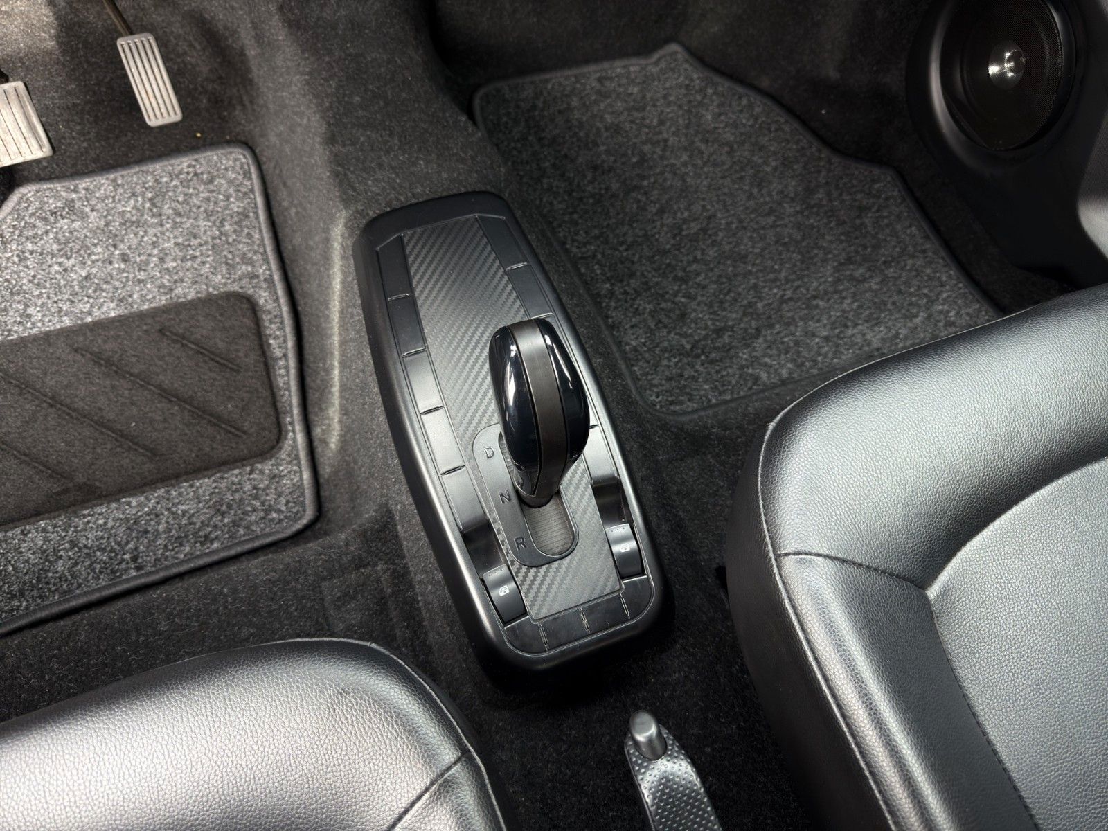 Fahrzeugabbildung Ligier MyLi D R.EBEL E5 *Servo* *CarPlay*