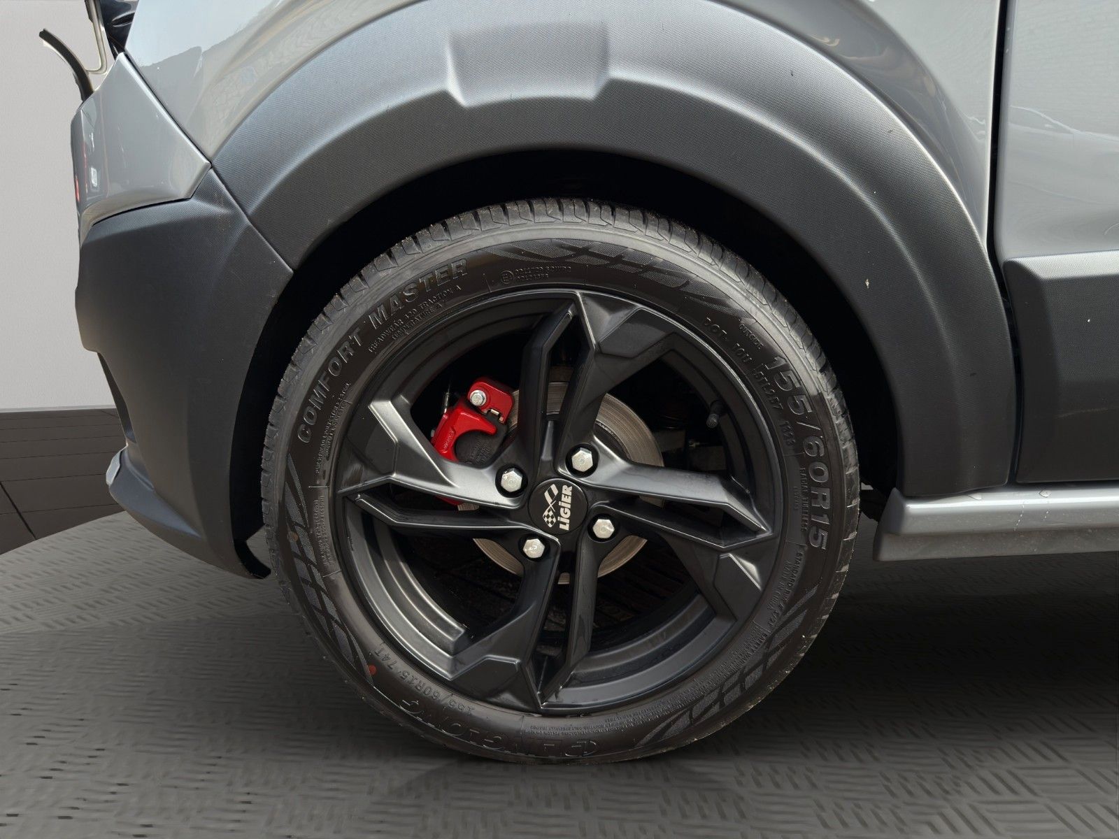 Fahrzeugabbildung Ligier MyLi D R.EBEL E5 *Servo* *CarPlay*