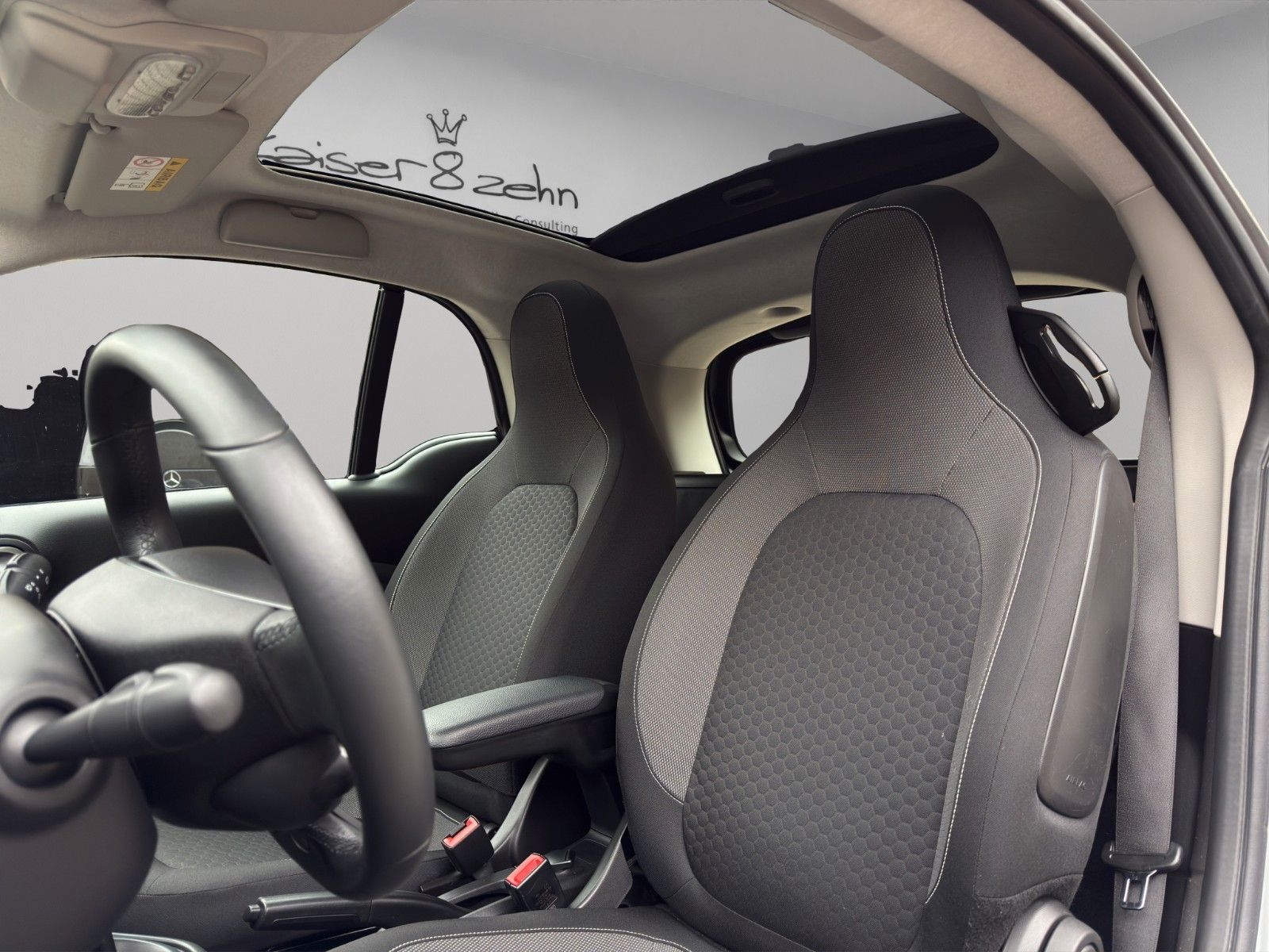 Fahrzeugabbildung Smart ForTwo 453 Coupé EQ Passion *premium Paket*