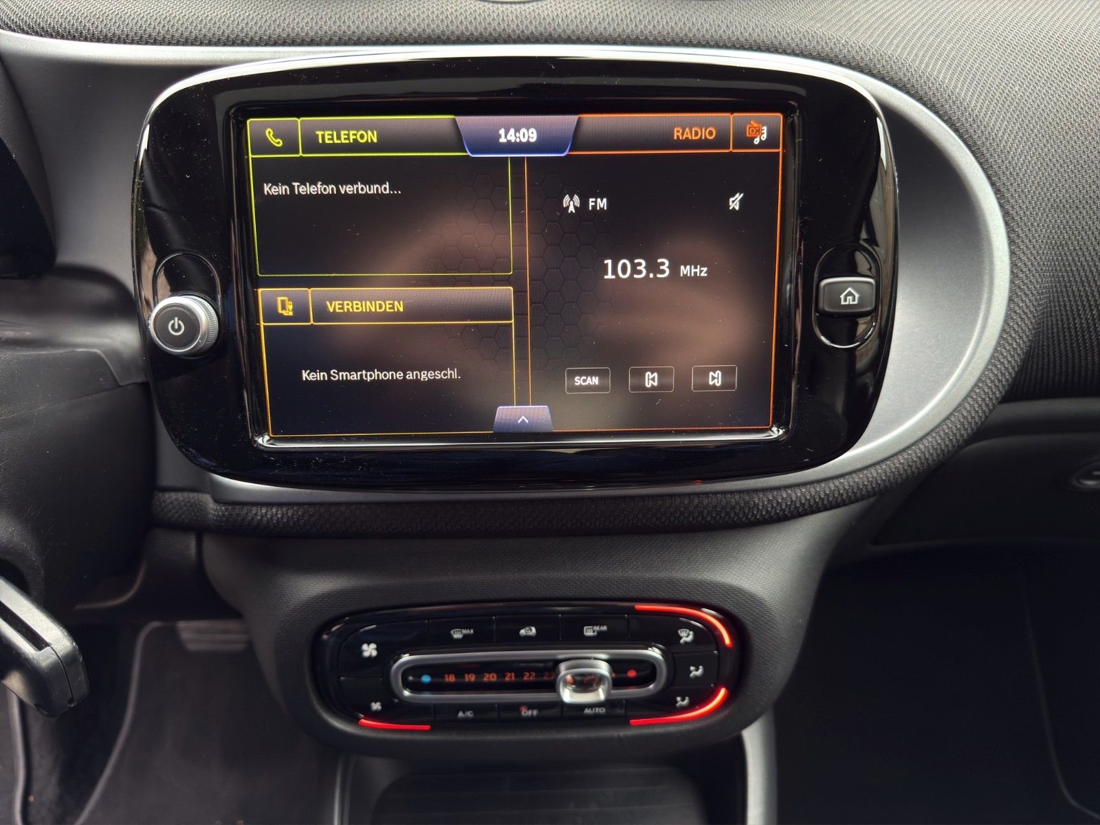 Fahrzeugabbildung Smart ForTwo 453 Coupé EQ Passion *premium Paket*