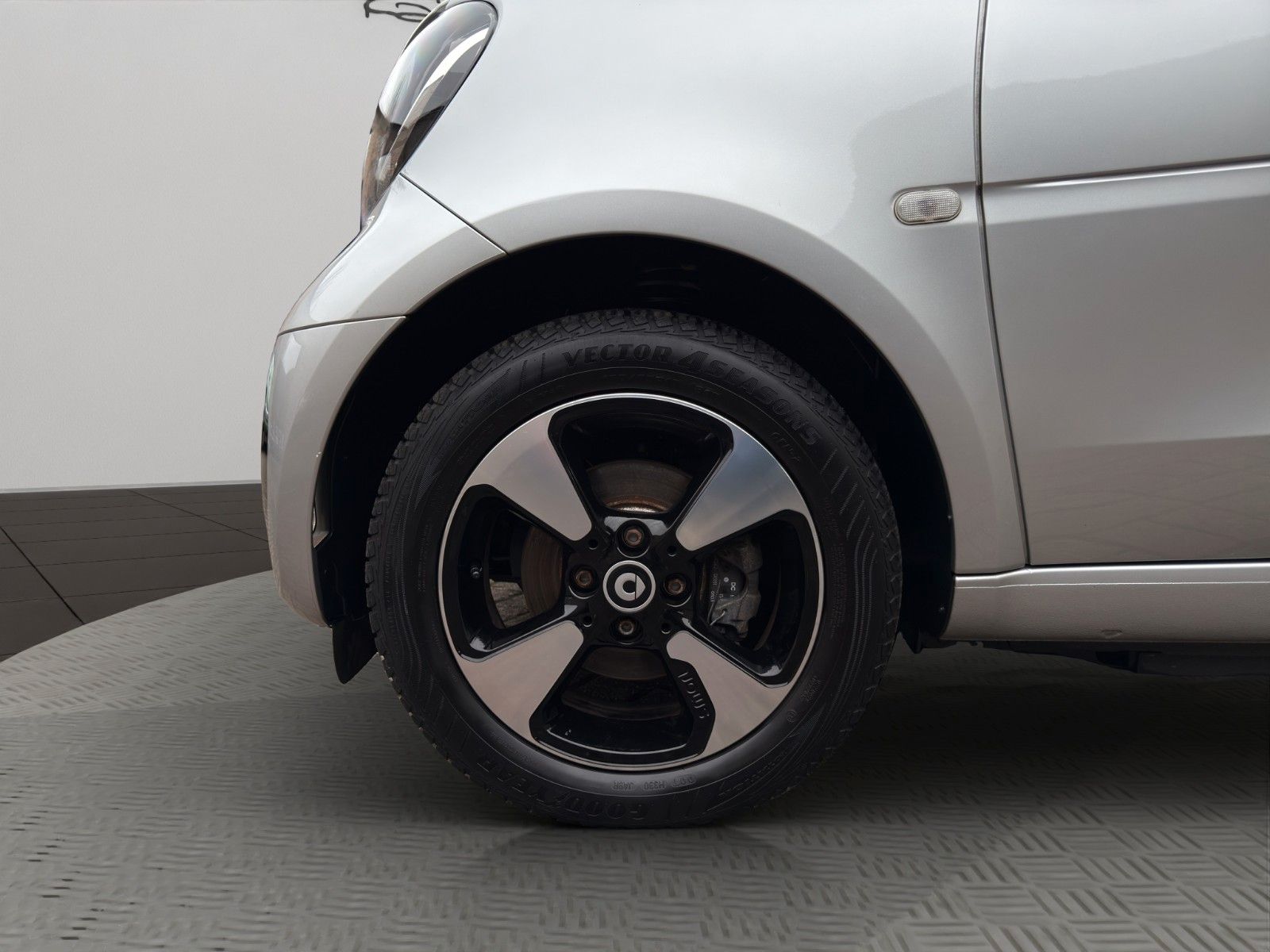 Fahrzeugabbildung Smart ForTwo 453 Coupé EQ Passion *premium Paket*