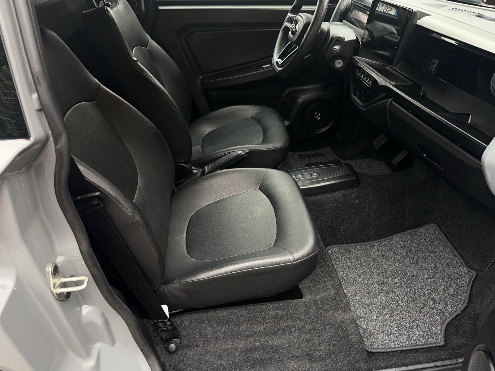 Fahrzeugabbildung Ligier MyLi E R.EBEL X 12 Kw *Klima*CarPlay*