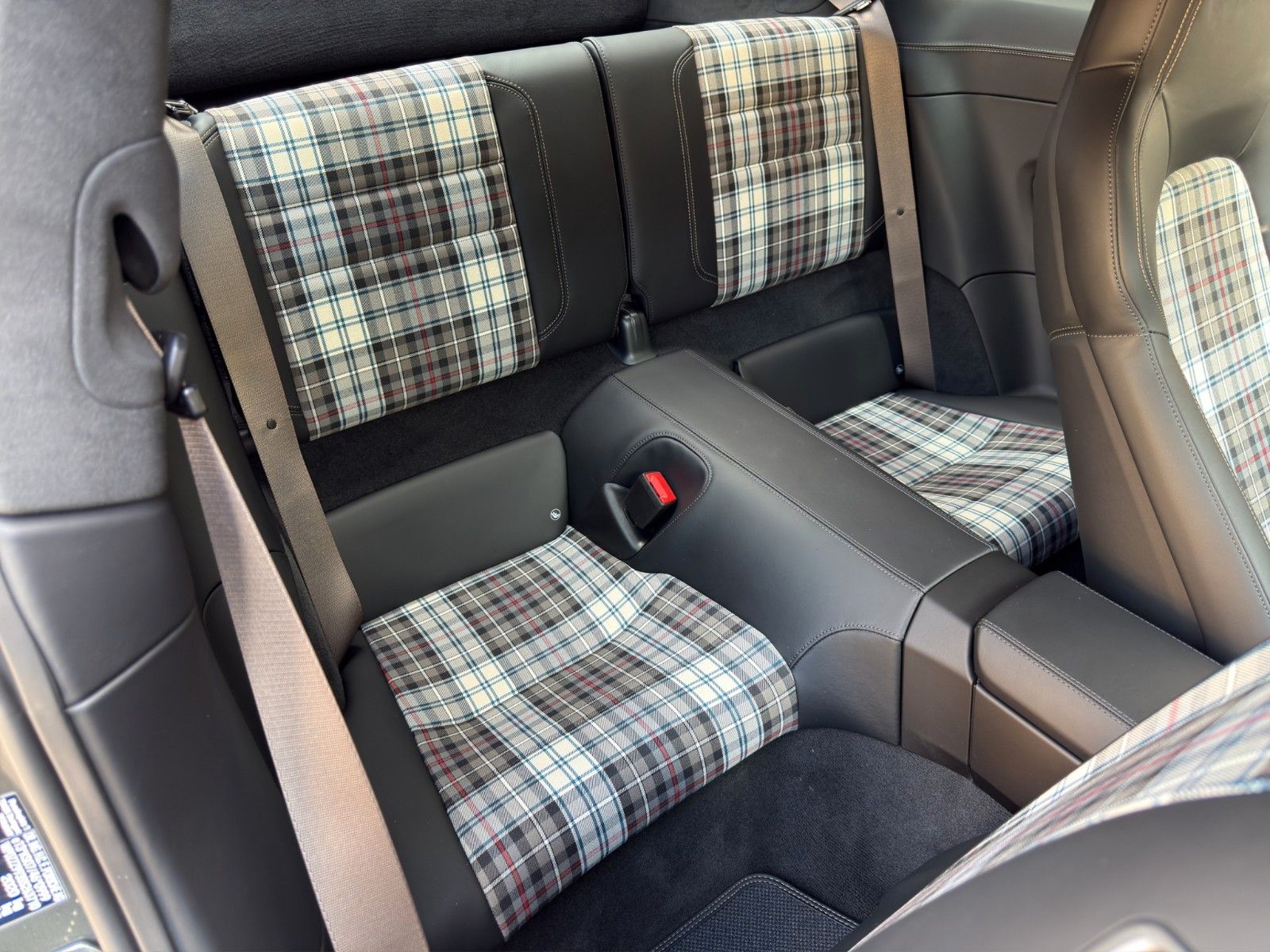 Fahrzeugabbildung Porsche 911 992.1 Turbo S 50 Jahre *1. Hand*1of1974*