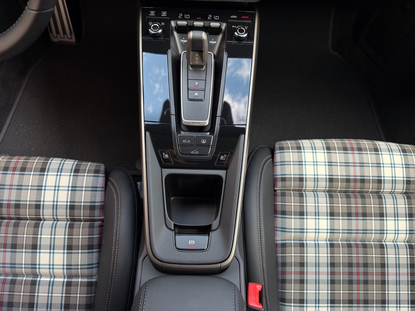 Fahrzeugabbildung Porsche 911 992.1 Turbo S 50 Jahre *1. Hand*1of1974*