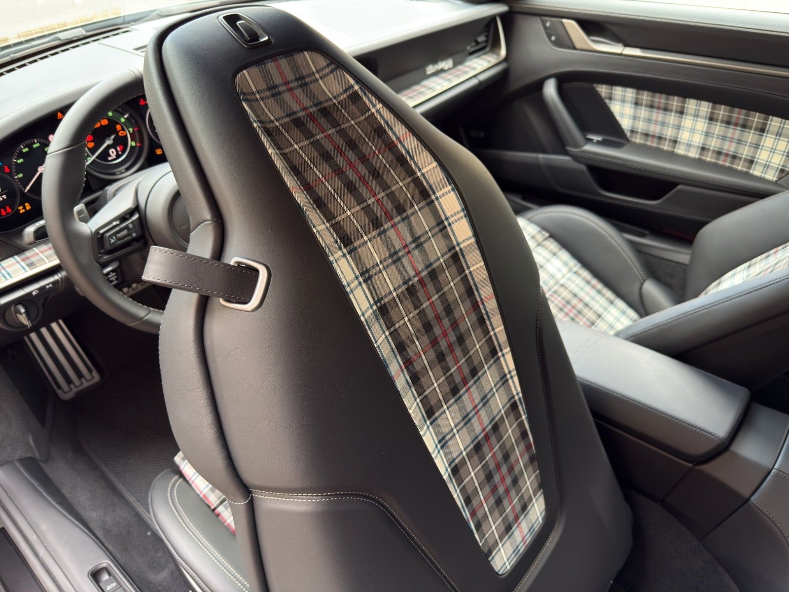 Fahrzeugabbildung Porsche 911 992.1 Turbo S 50 Jahre *1. Hand*1of1974*