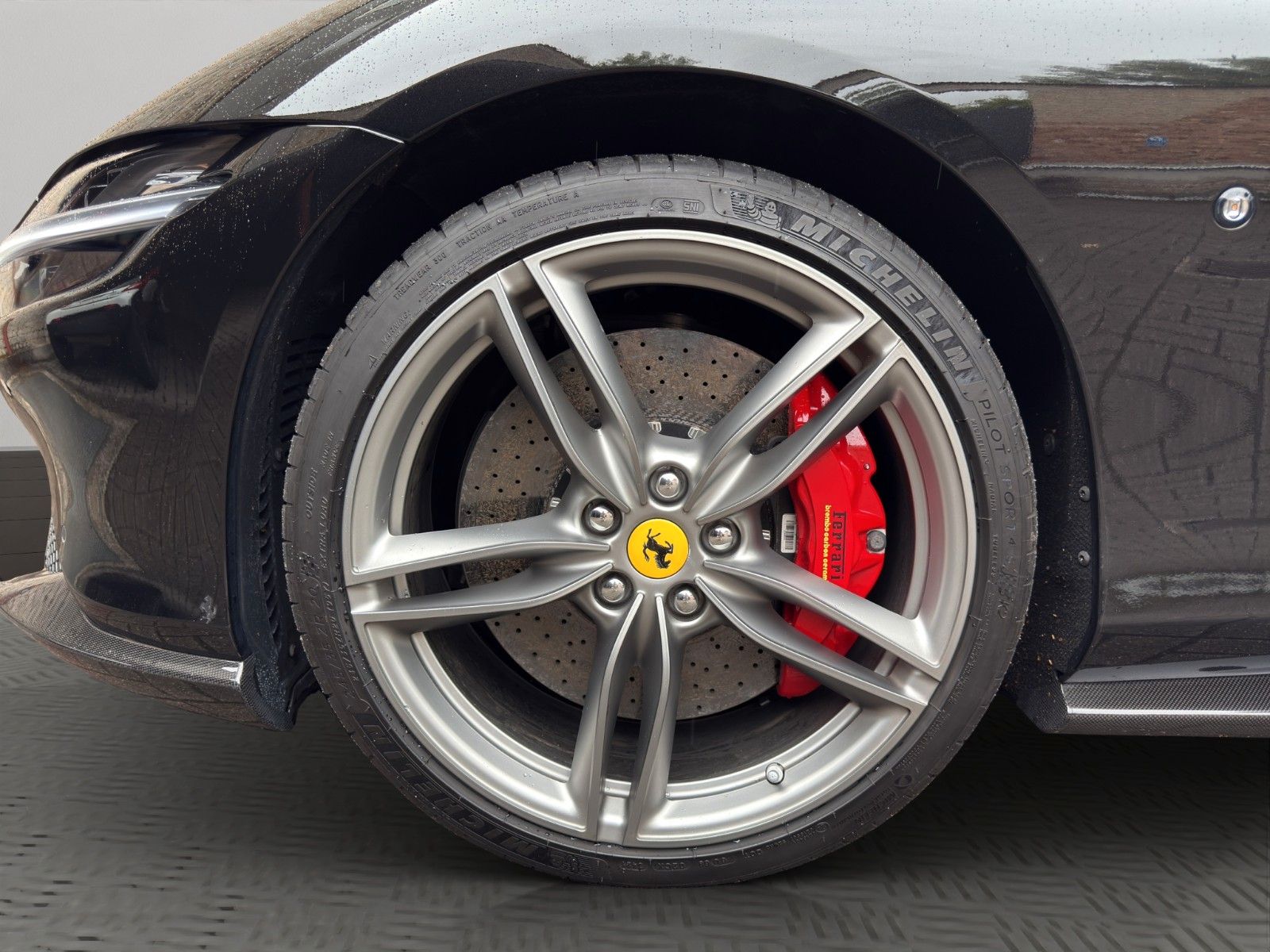 Fahrzeugabbildung Ferrari Roma 3.9 T V8 DCT *2.Hand*Carbon-Paket*