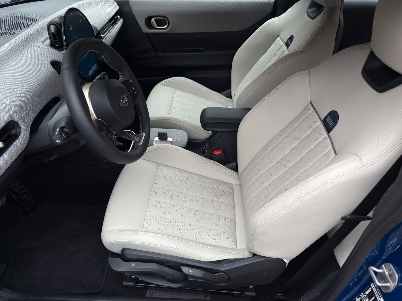 Fahrzeugabbildung MINI Cooper S Favoured Trim *1.Hand*Multitone Roof*