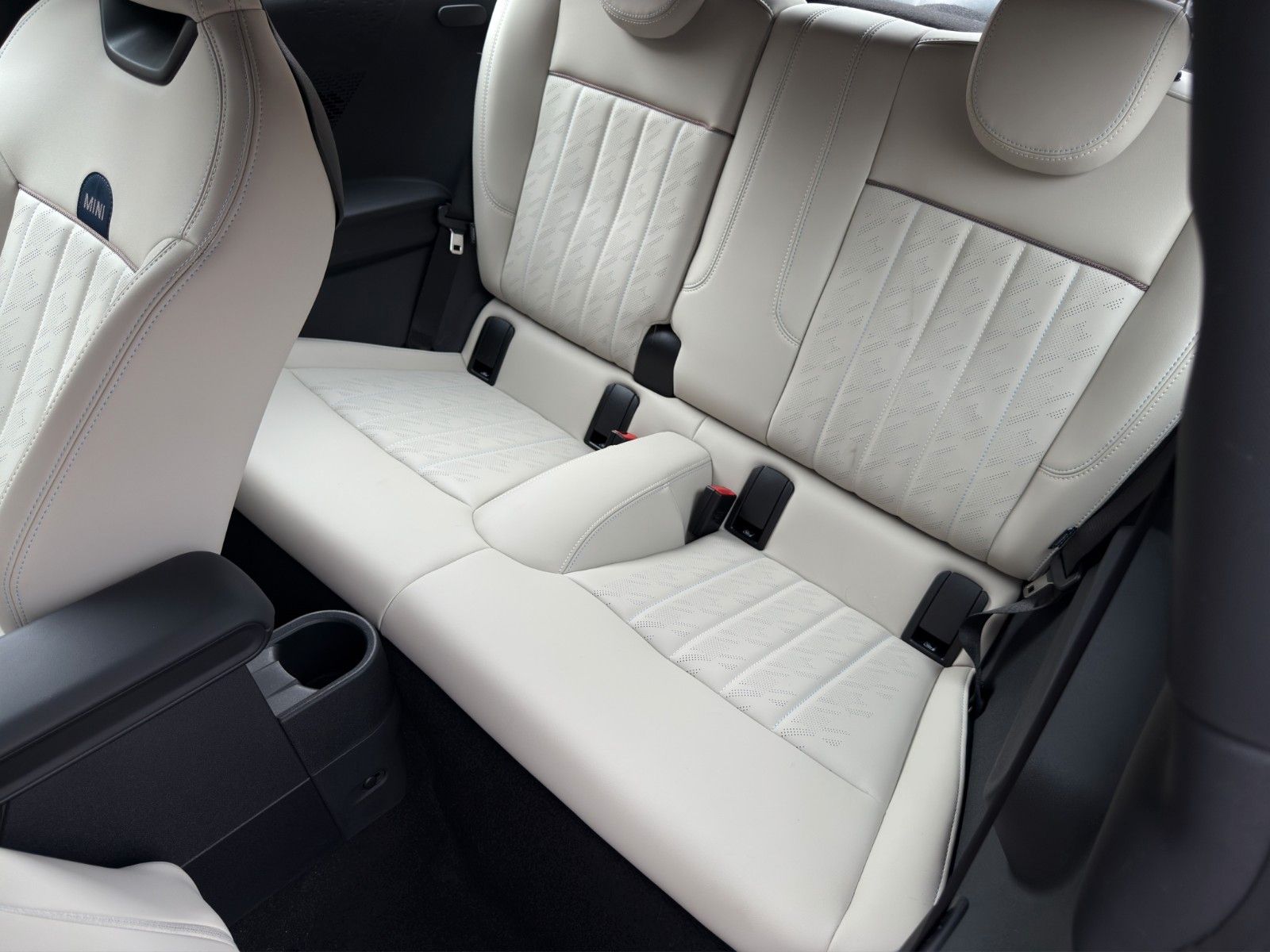 Fahrzeugabbildung MINI Cooper S Favoured Trim *1.Hand*Multitone Roof*