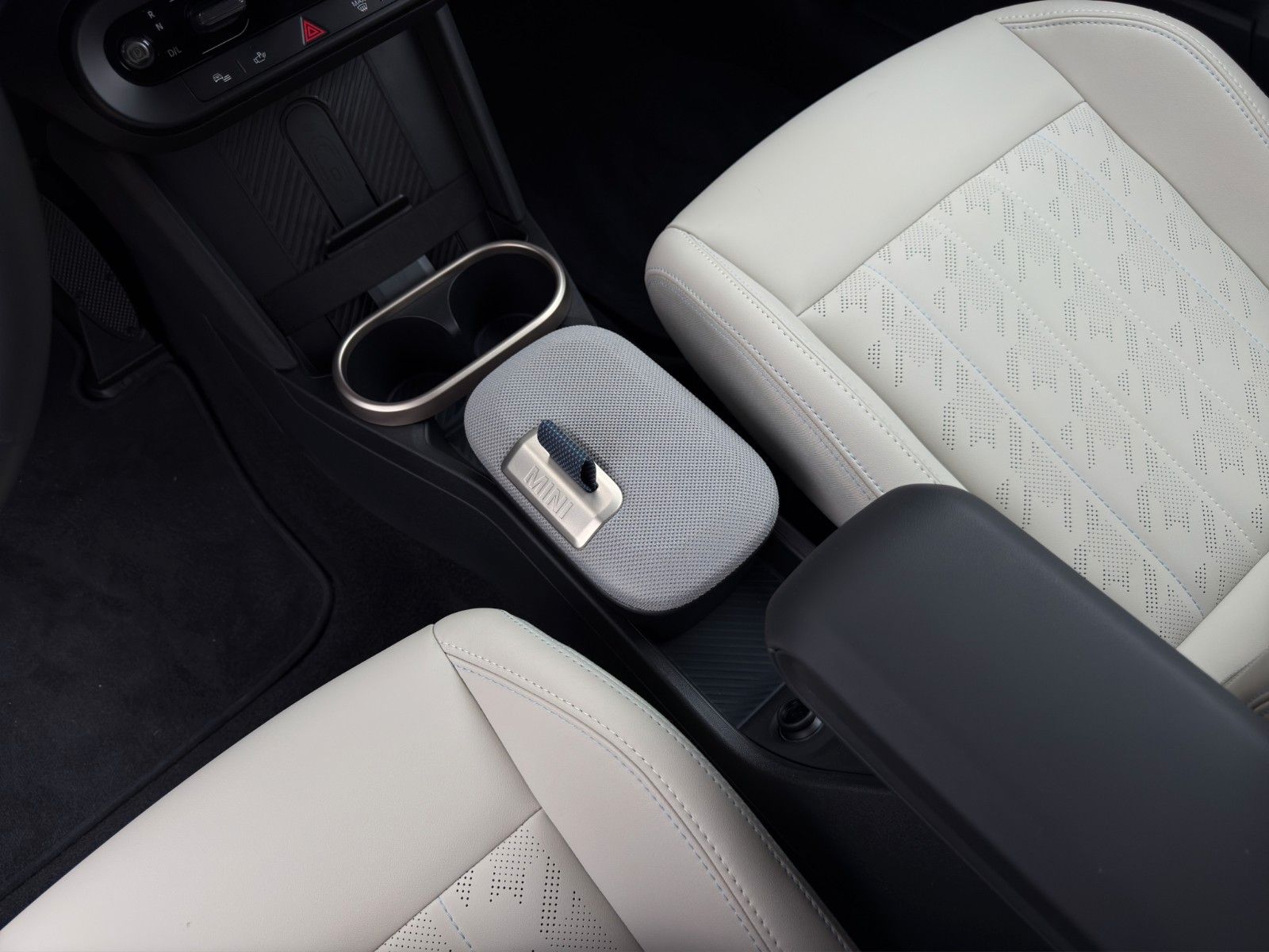 Fahrzeugabbildung MINI Cooper S Favoured Trim *1.Hand*Multitone Roof*