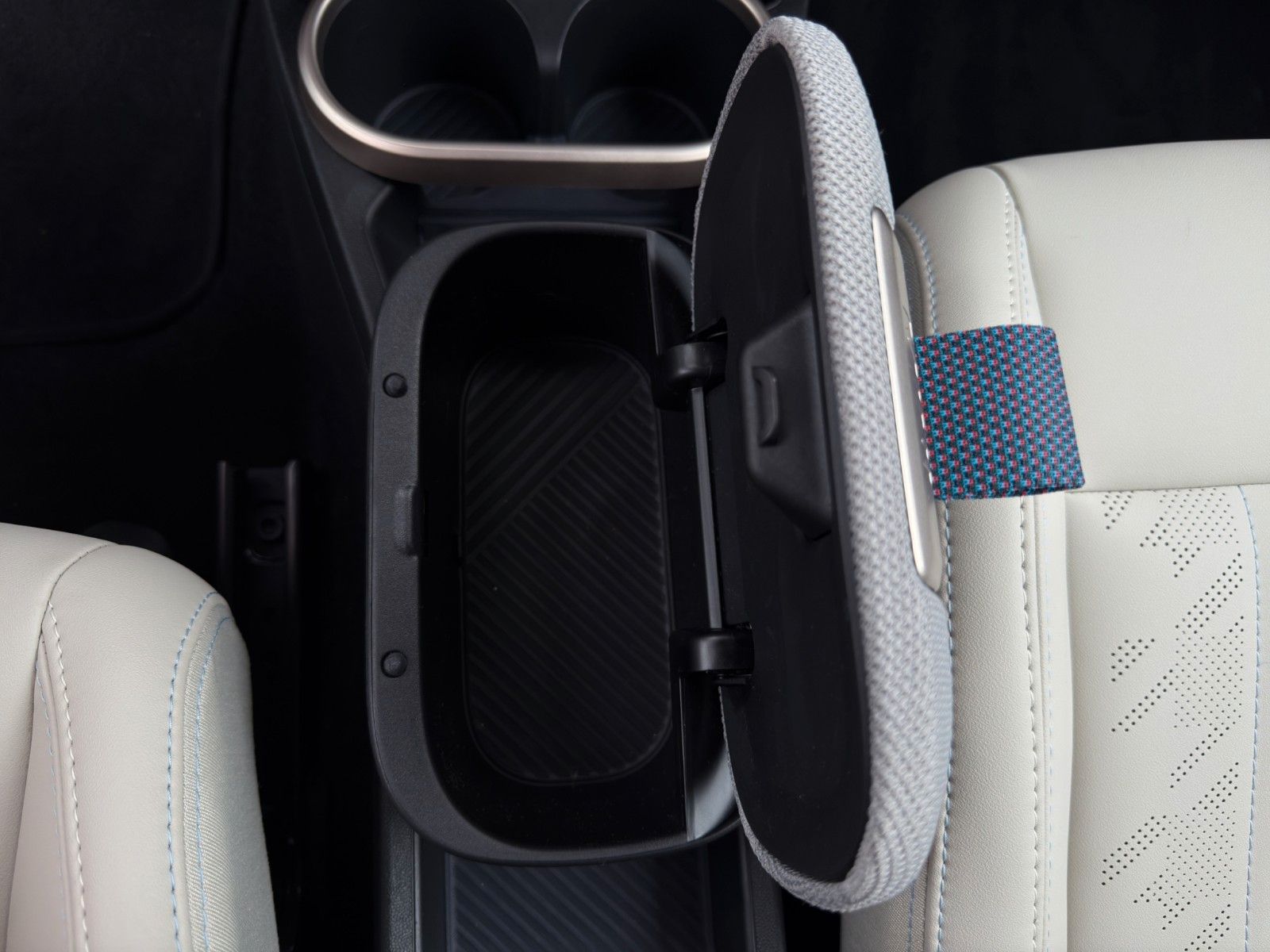 Fahrzeugabbildung MINI Cooper S Favoured Trim *1.Hand*Multitone Roof*