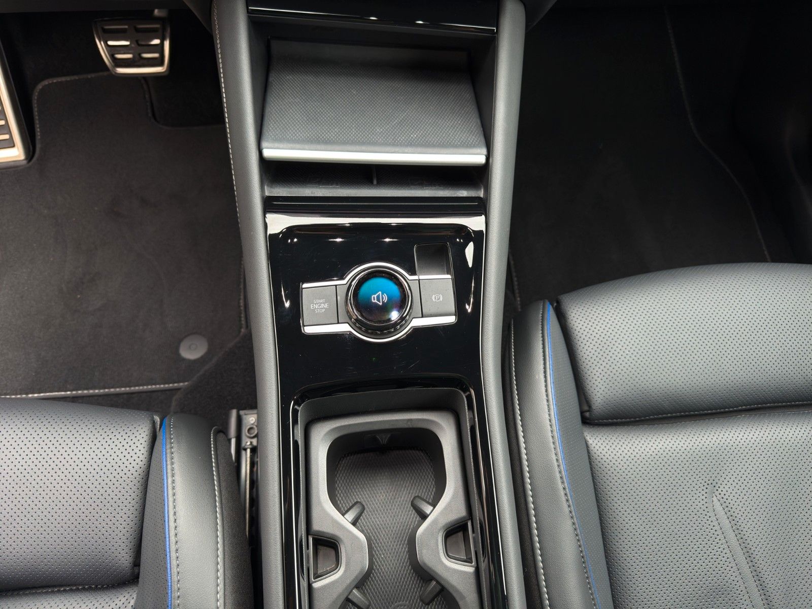 Fahrzeugabbildung Volkswagen Tiguan 2.0 TSI OPF 4MOTION DSG R-Line